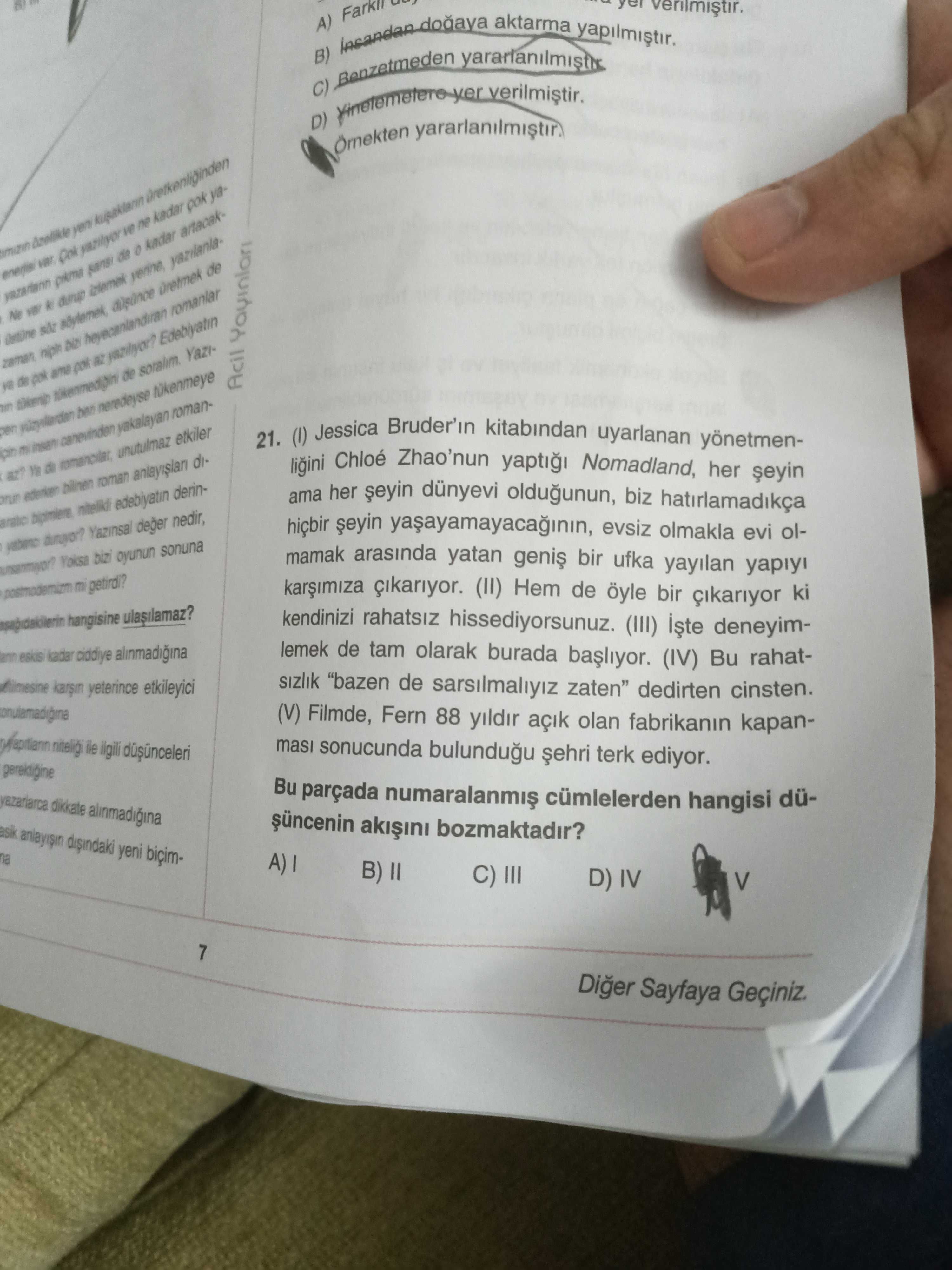 (I) Jessica Bruder'ın kitabından uyarlanan yönetmenliğini Chloé Zhao'nun yaptığı Nomadland, her