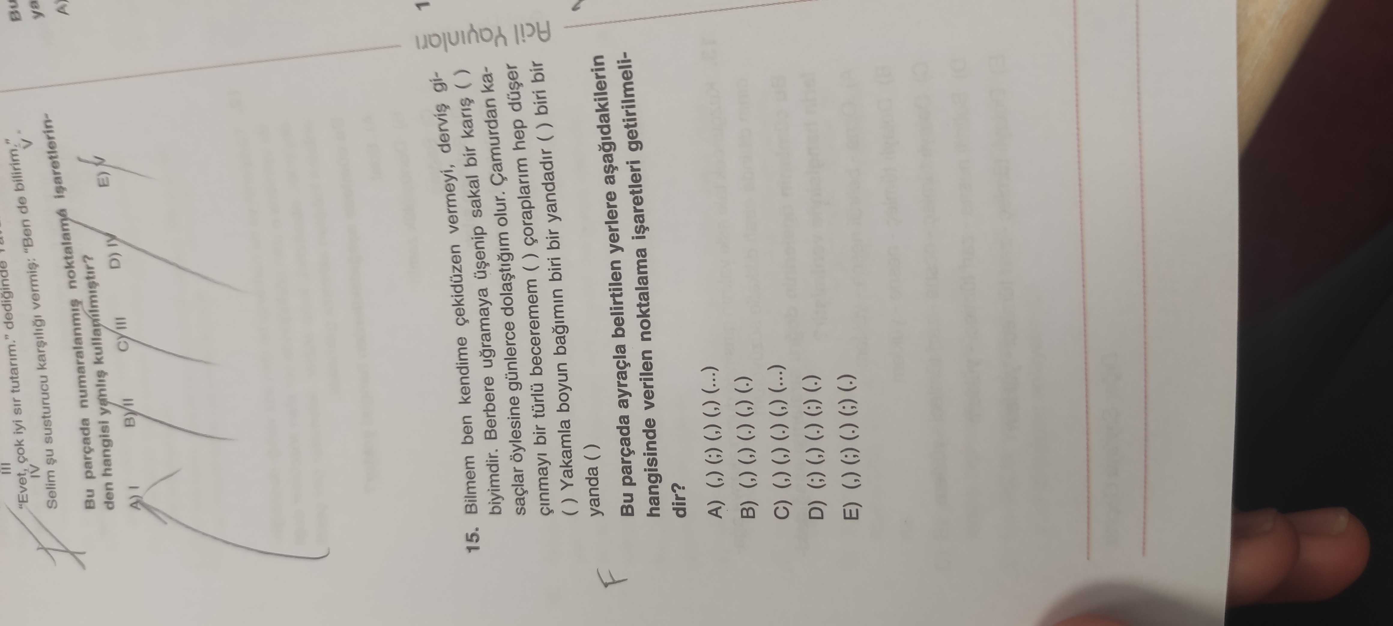 Bilmem ben kendime çekidüzen vermeyi, derviş gibiyimdir. Berbere uğramaya üşenip sakal bir karış ( )