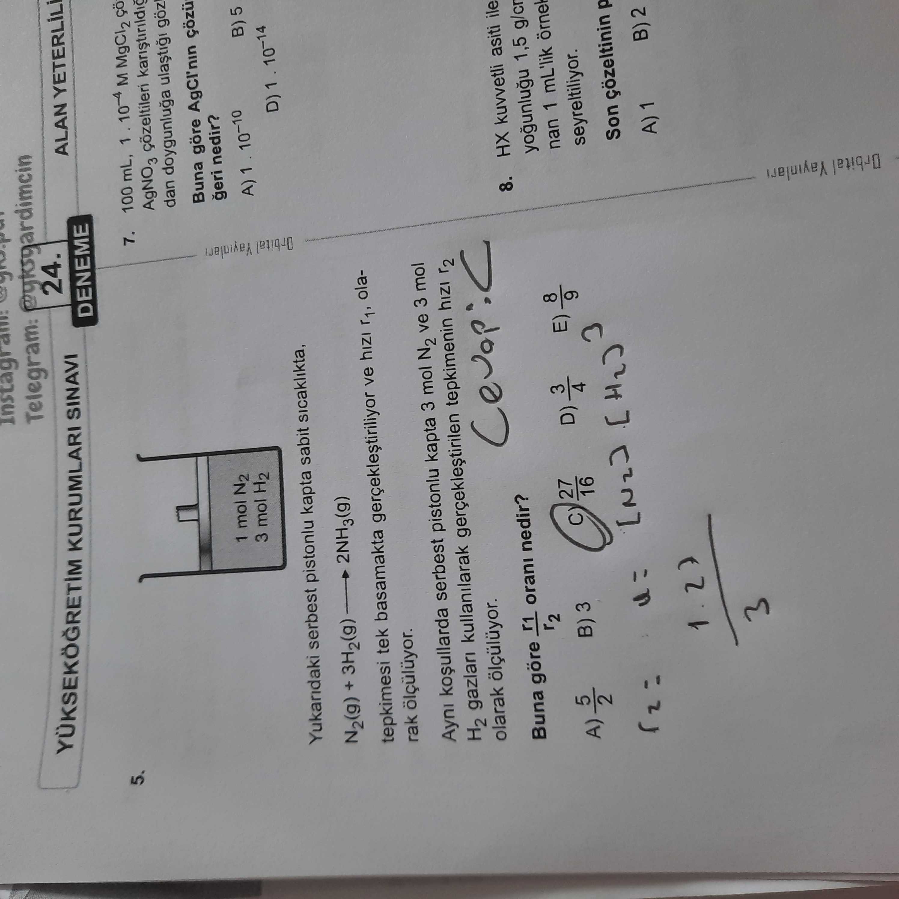 Yukarıdaki serbest pistonlu kapta sabit sıcaklıkta, N₂(g) + 3H₂(g) → 2NH₃(g) tepkimesi tek basamakta