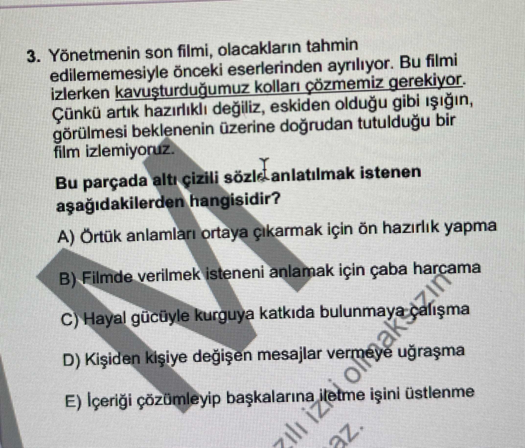 Yönetmenin son filmi, olacakların tahmin edilememesiyle önceki eserlerinden ayrılıyor. Bu filmi