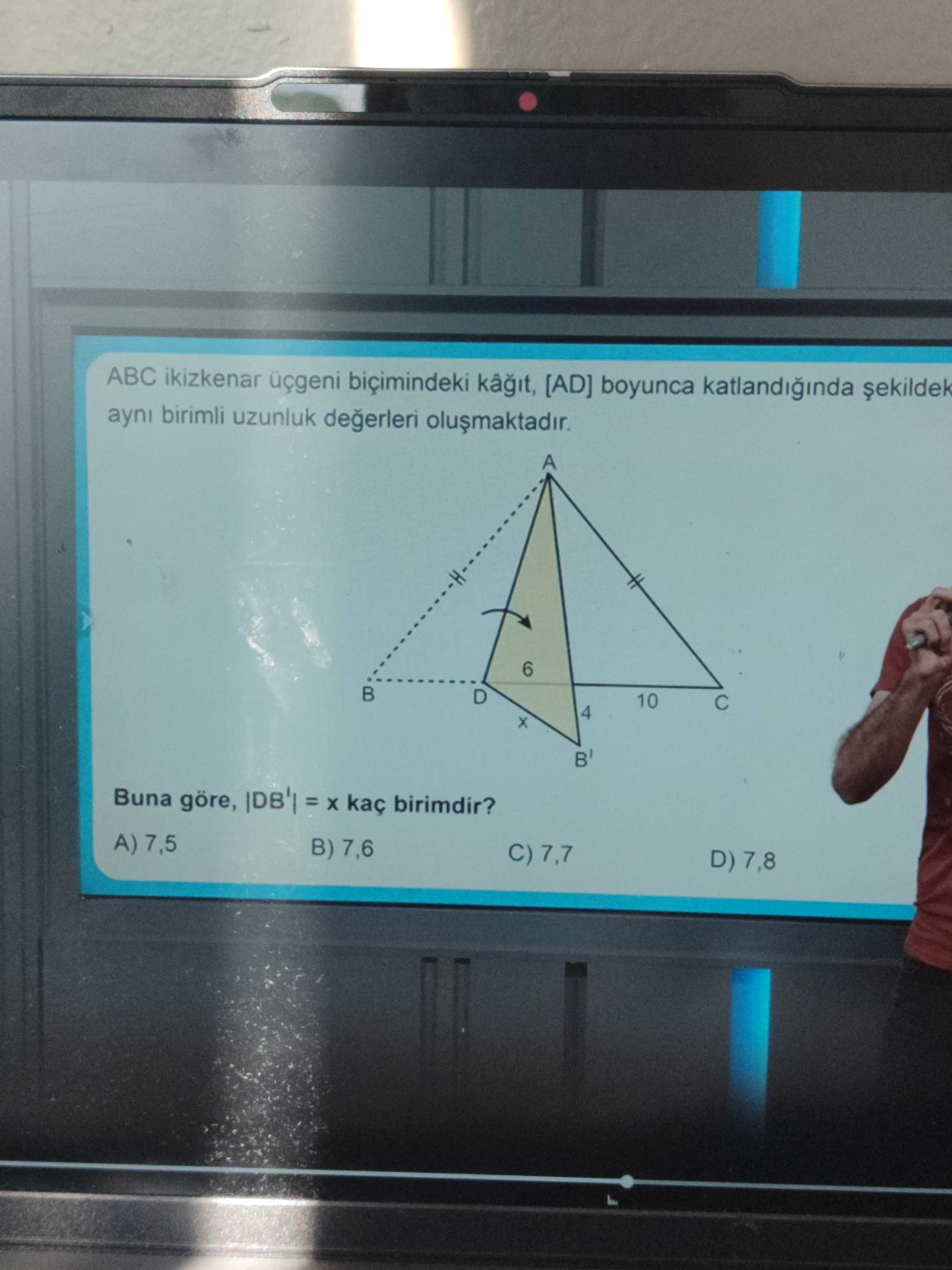 boyunca katlandığında oluşan B' noktası gösteriliyor; kenar uzunlukları 6, 4, 10 ve x değerleri