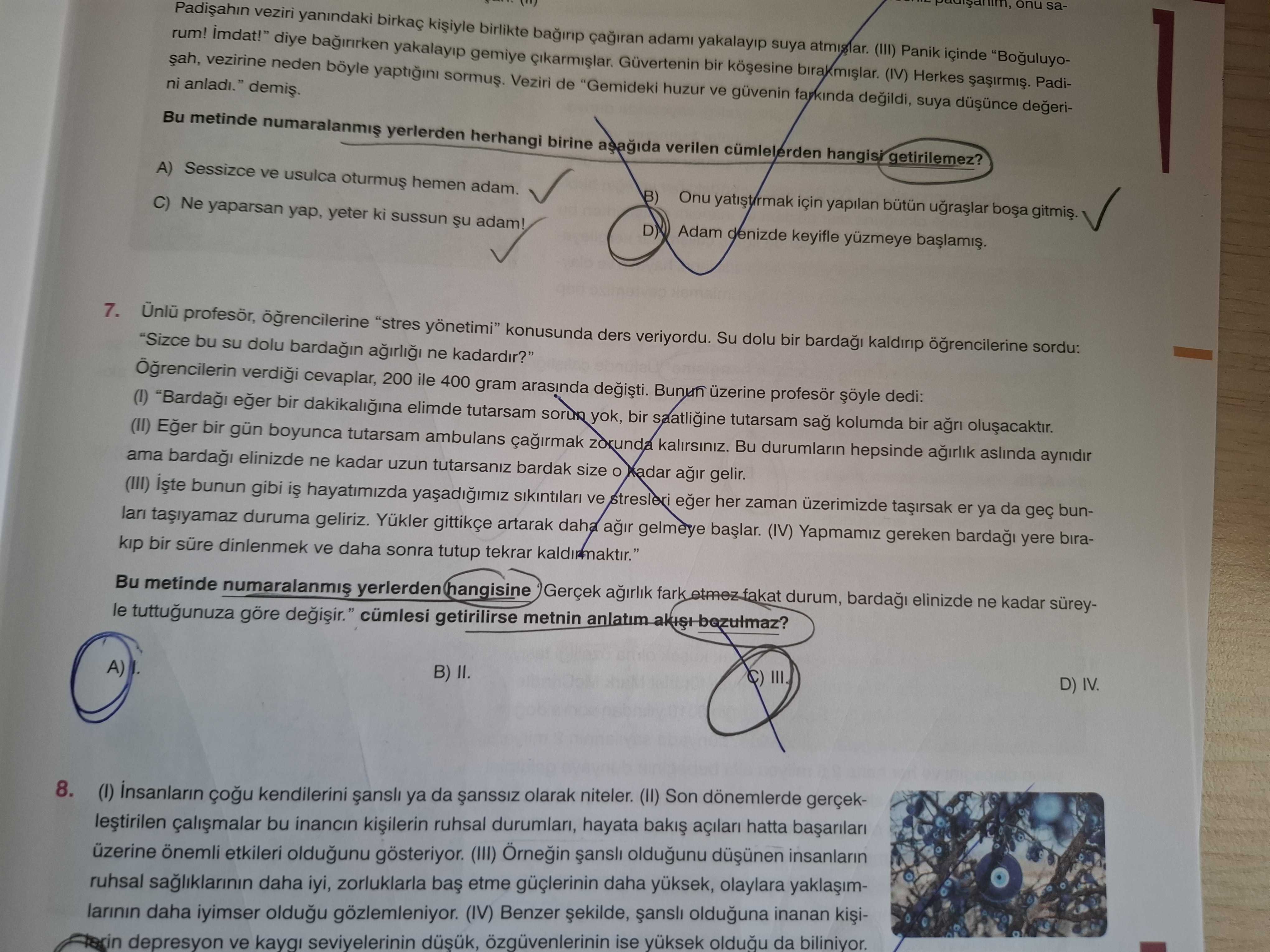 Ünlü profesör, öğrencilerine "stres yönetimi" konusunda ders veriyordu. Su dolu bir bardağı kaldırıp