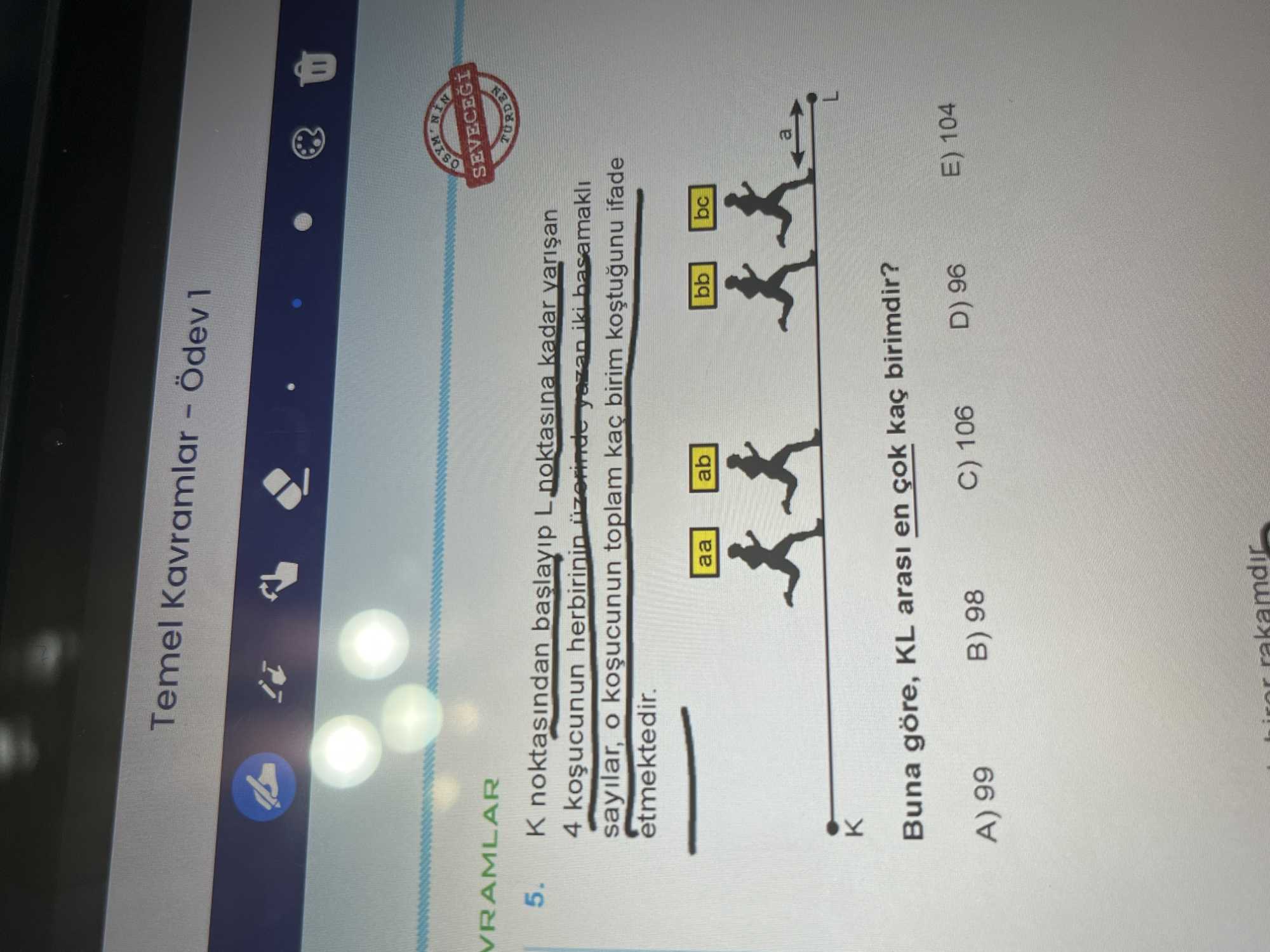 K noktasından başlayıp L noktasına kadar yarışan 4 koşucunun herbirinin üzerinde yazan iki basamaklı