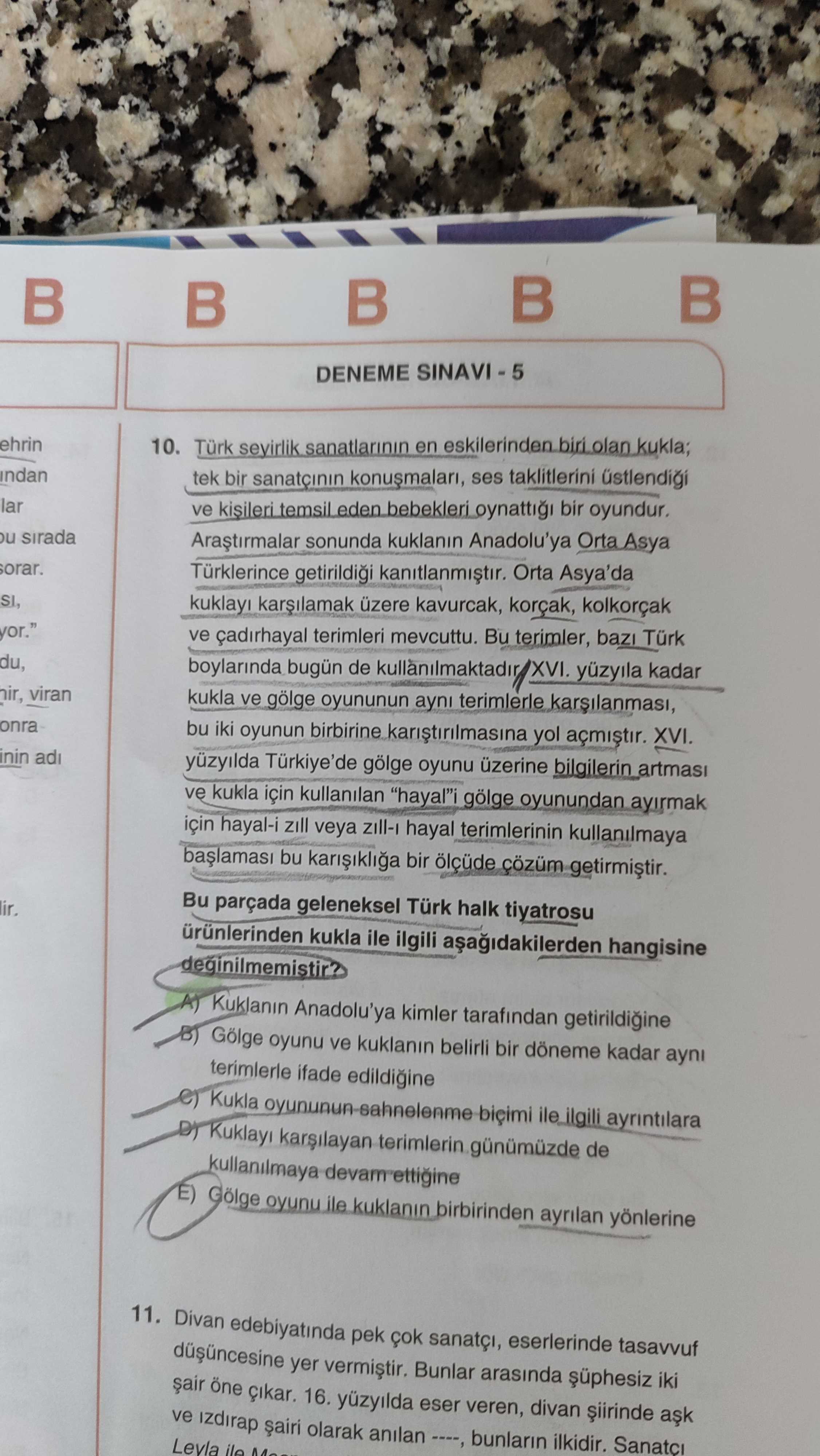Türk seyirlik sanatlarının en eskilerinden biri olan kukla; tek bir sanatçının konuşmaları, ses
