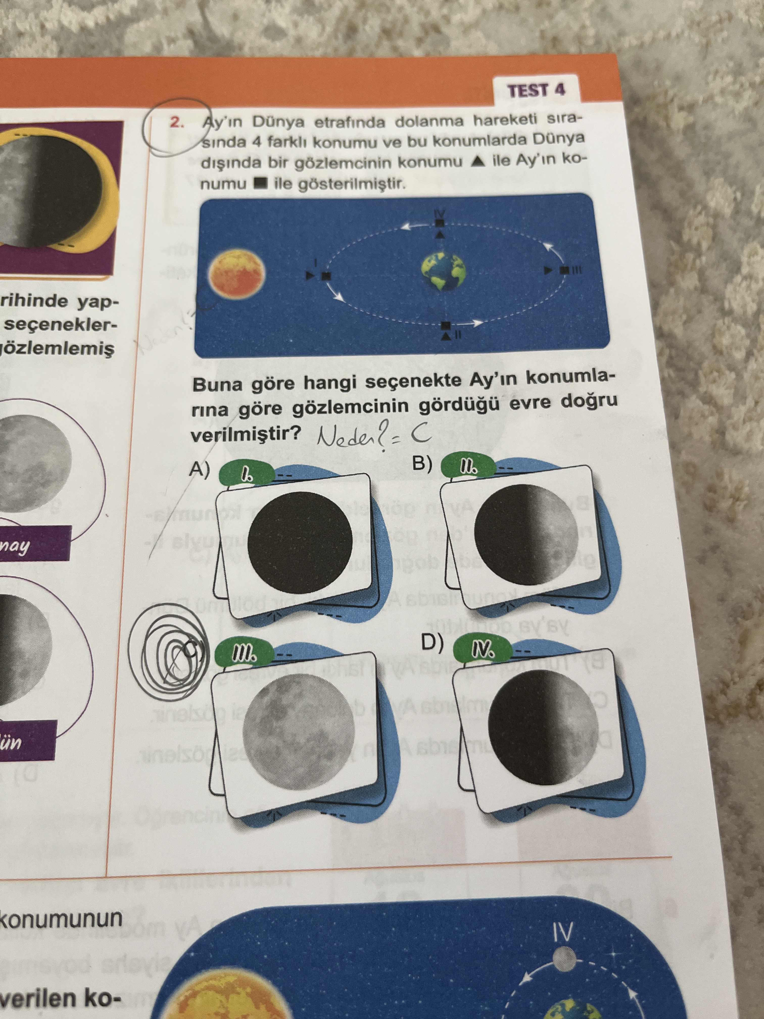 Ay'ın Dünya etrafında dolanma hareketi sırasında 4 farklı konumu ve bu konumlarda Dünya dışında bir