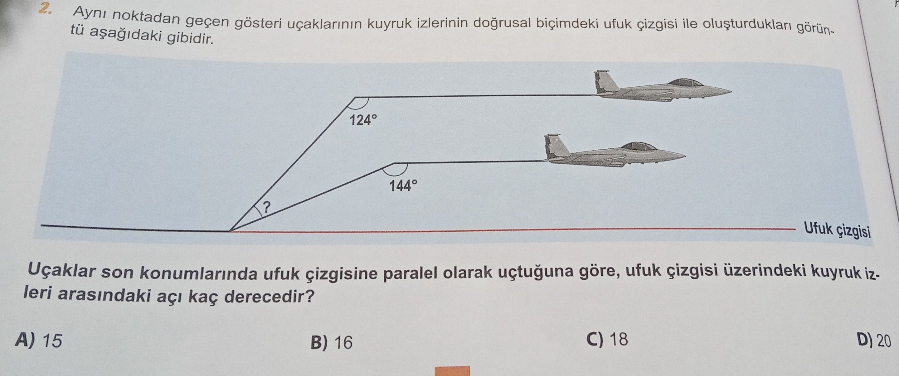 Aynı noktadan geçen gösteri uçaklarının kuyruk izlerinin doğrusal biçimdeki ufuk çizgisi ile