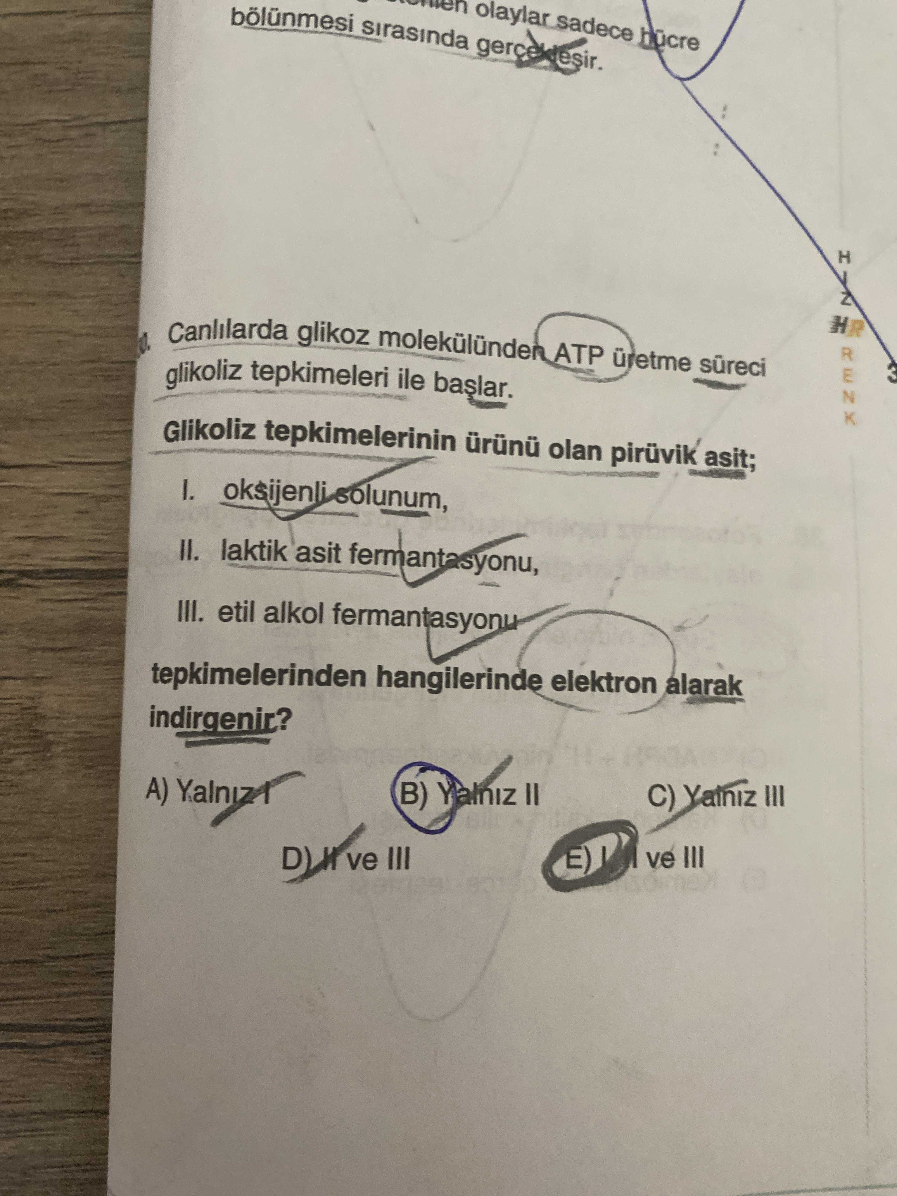 Canlılarda glikoz molekülünden ATP üretme süreci glikoliz tepkimeleri ile başlar. Glikoliz