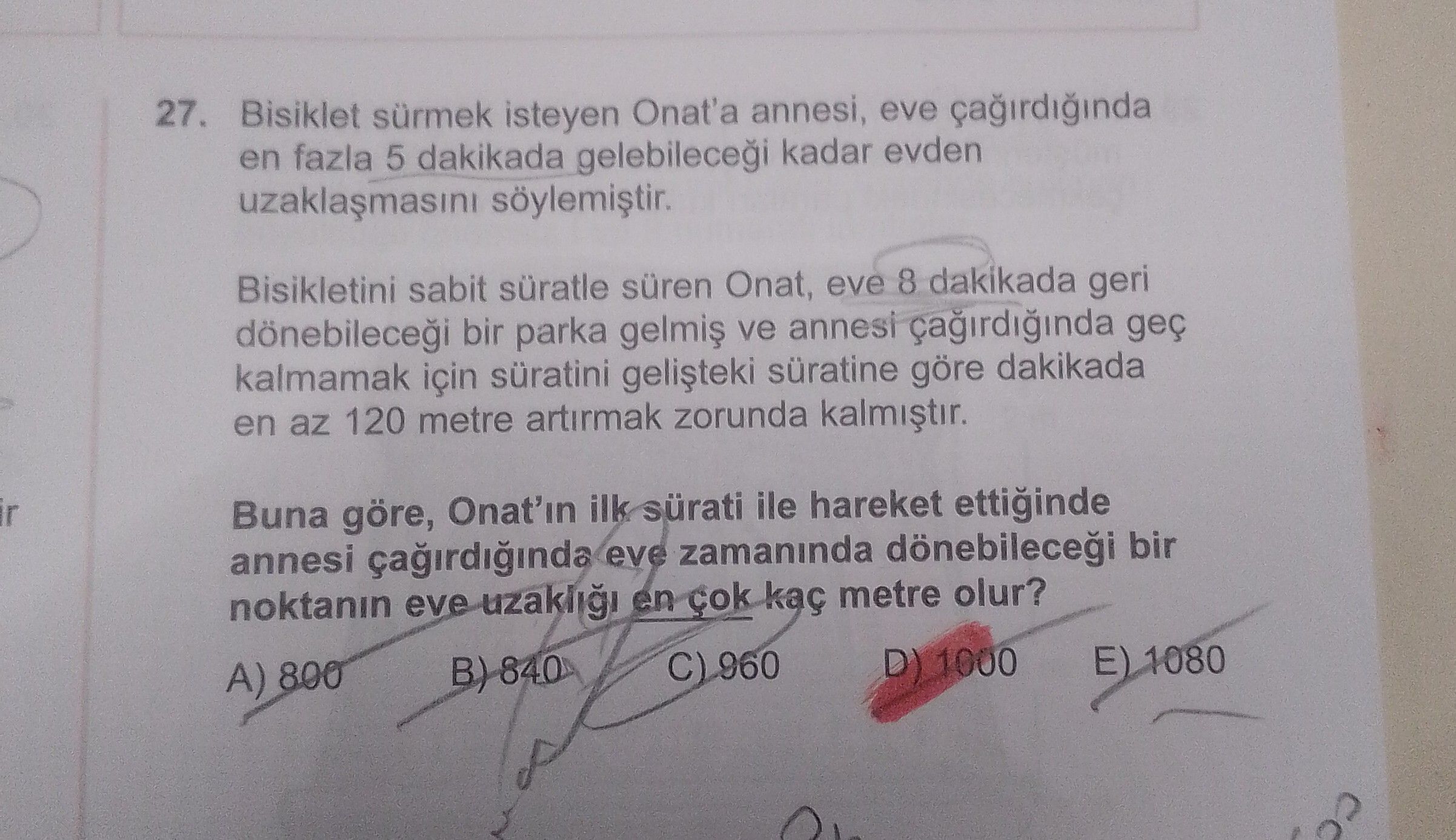 Bisiklet sürmek isteyen Onat'a annesi, eve çağırdığında en fazla 5 dakikada gelebileceği kadar evden