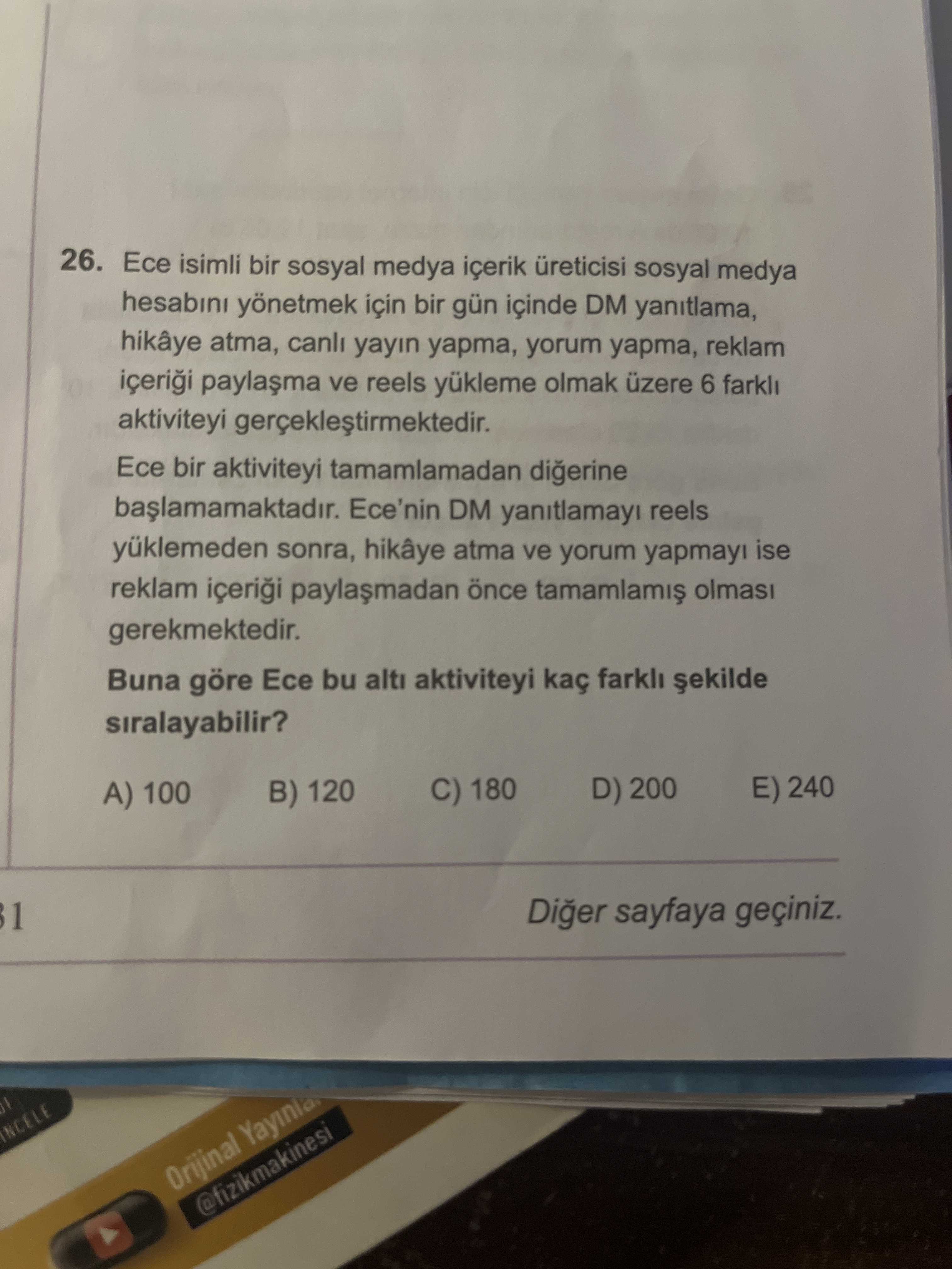 Ece isimli bir sosyal medya içerik üreticisi sosyal medya hesabını yönetmek için bir gün içinde DM