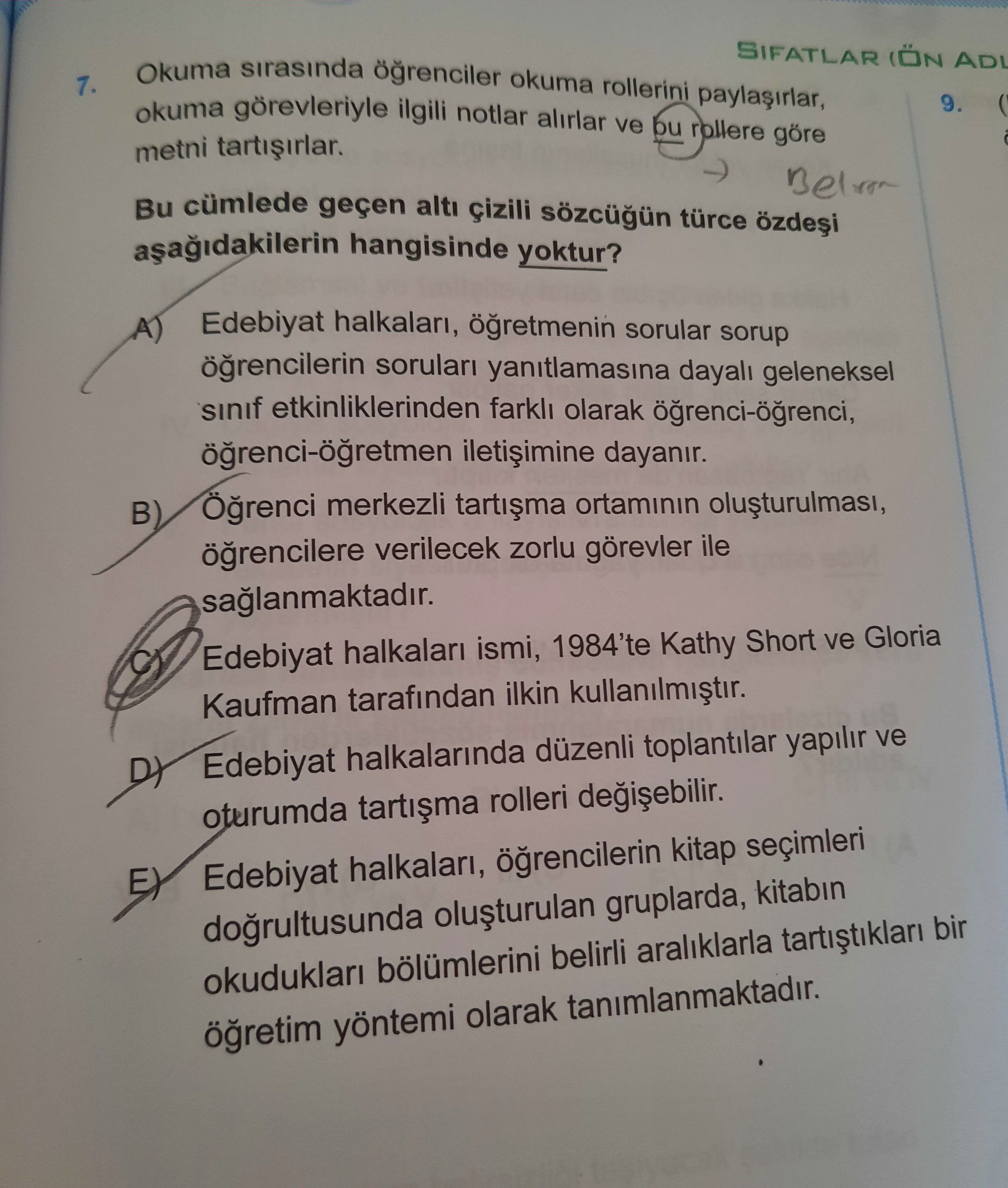 Okuma sırasında öğrenciler okuma rollerini paylaşırlar, okuma görevleriyle ilgili notlar alırlar ve