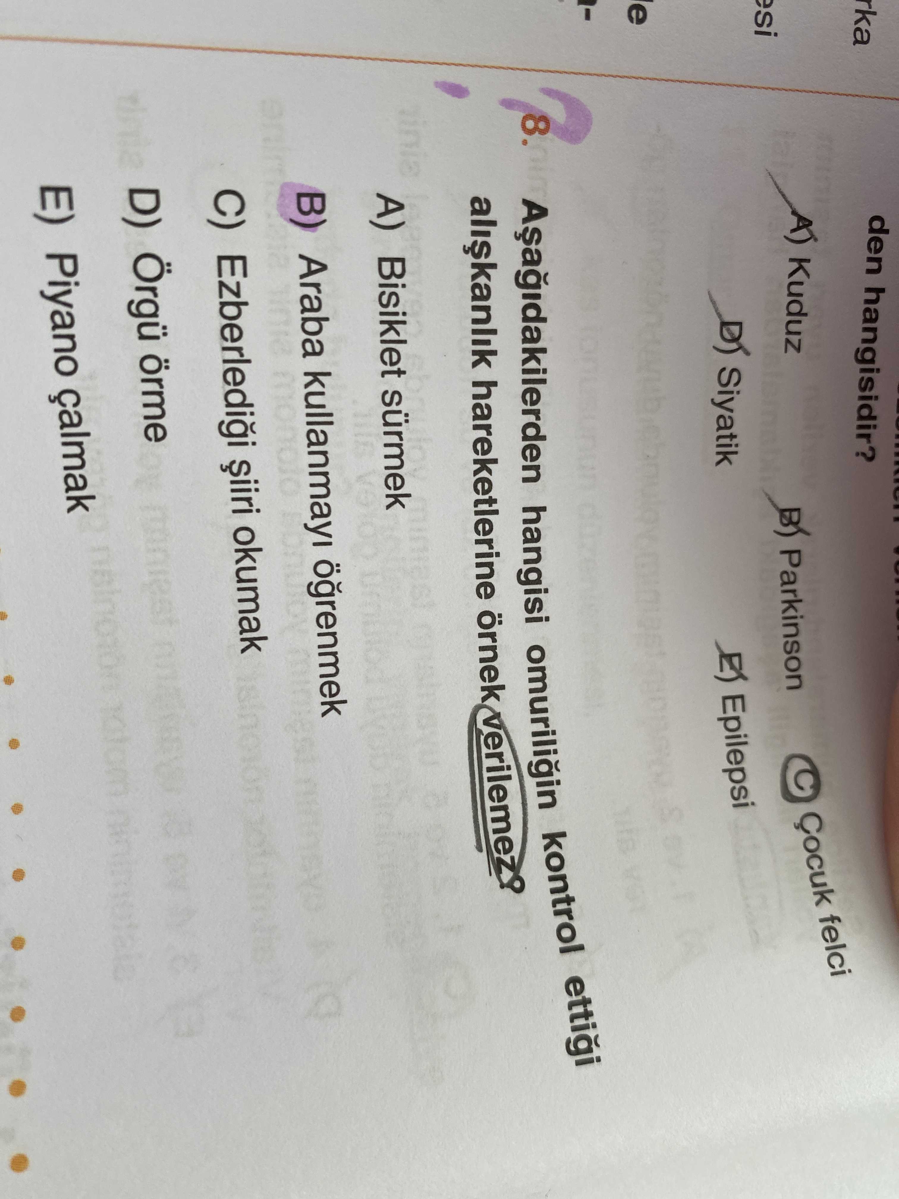 Aşağıdakilerden hangisi omuriliğin kontrol ettiği alışkanlık hareketlerine örnek verilemez?