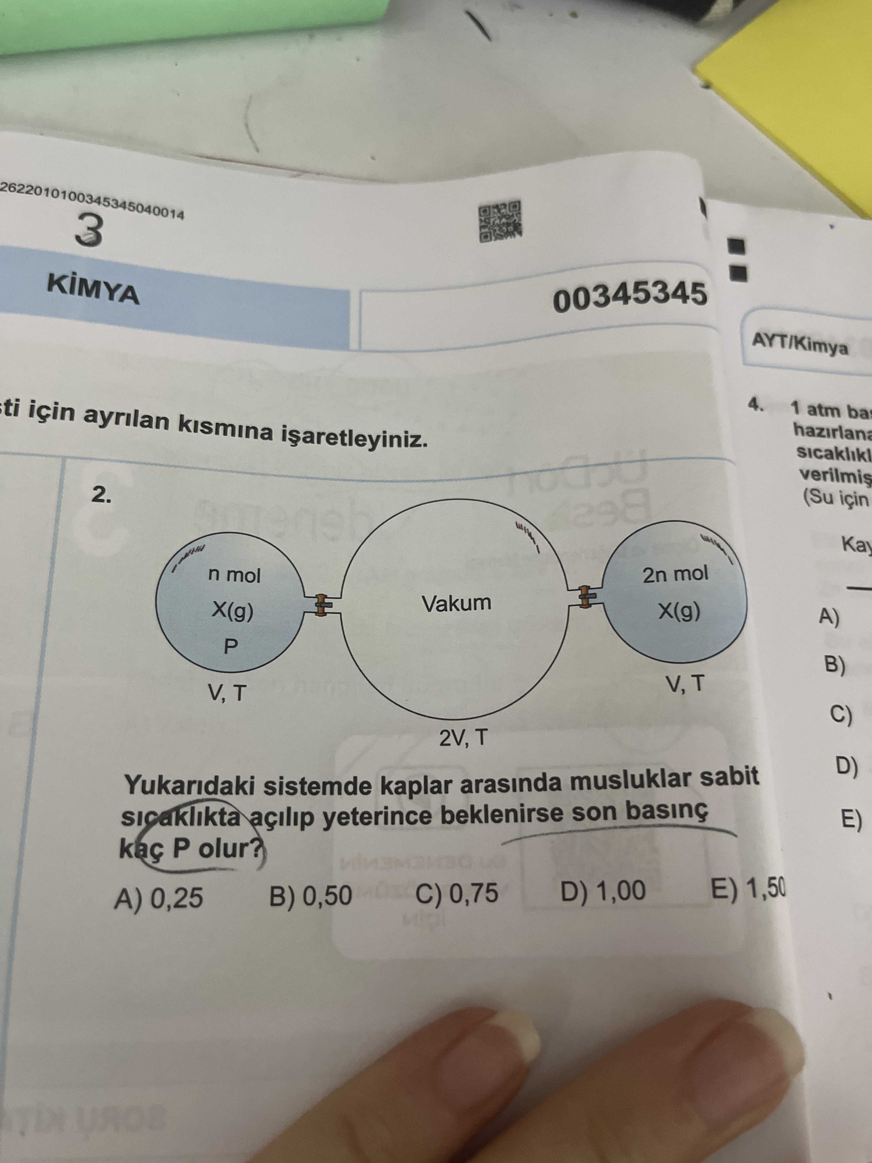 Yukarıdaki sistemde kaplar arasında musluklar sabit sıcaklıkta açılıp yeterince beklenirse son