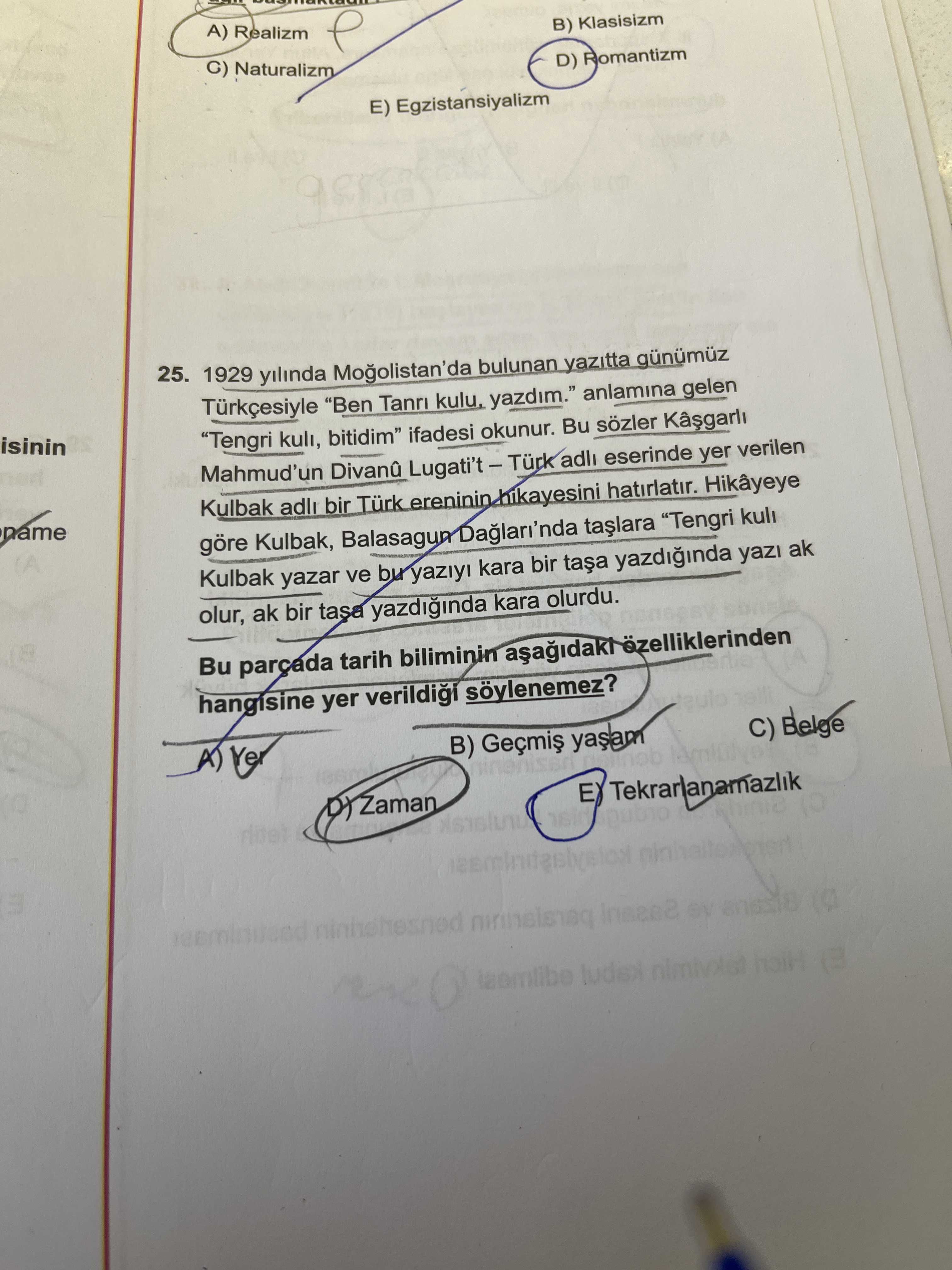 1929 yılında Moğolistan'da bulunan yazıtta günümüz Türkçesiyle "Ben Tanrı kulu, yazdım." anlamına