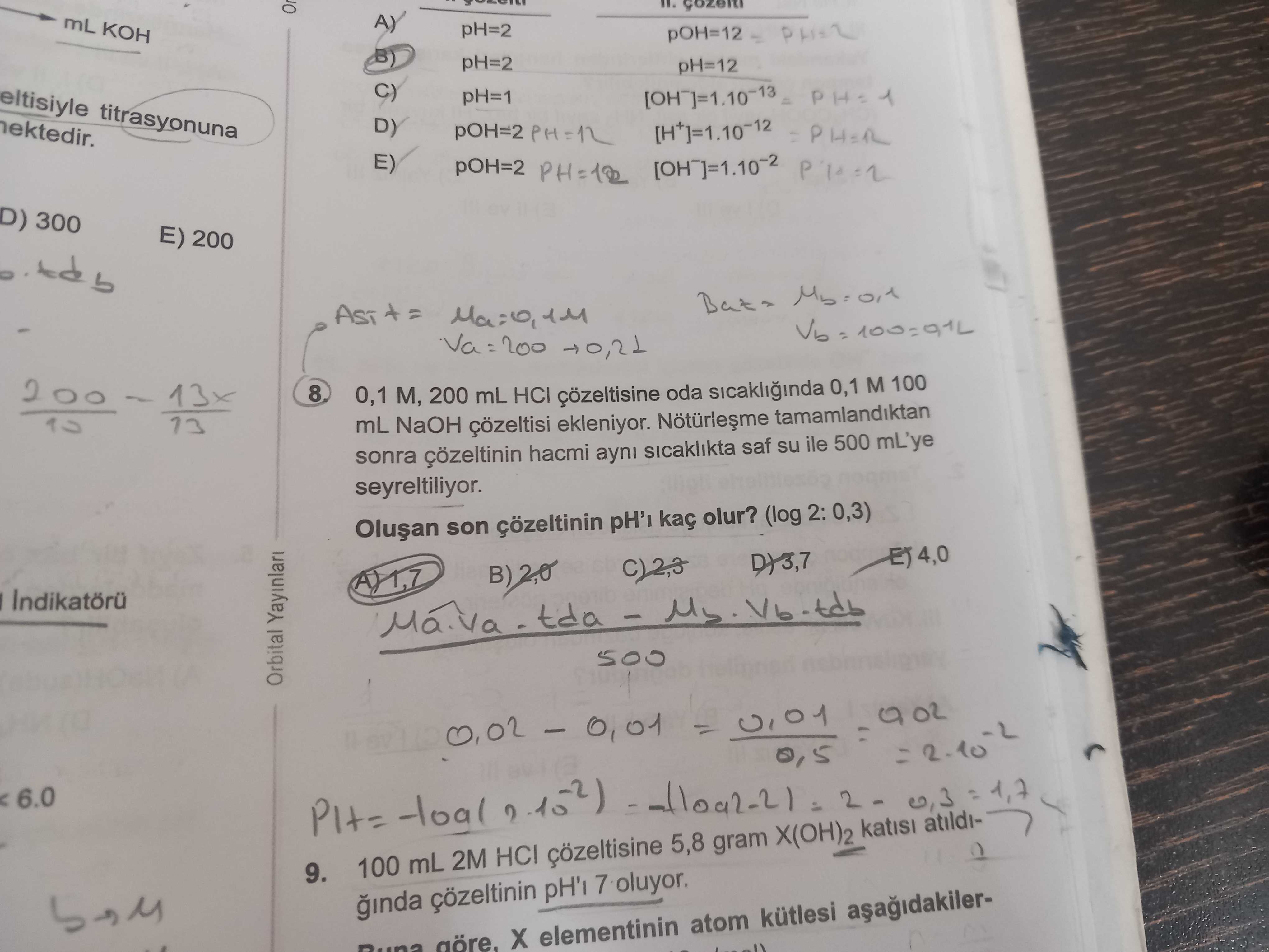 0,1 M, 200 mL HCl çözeltisine oda sıcaklığında 0,1 M 100 mL NaOH çözeltisi ekleniyor. Nötürleşme