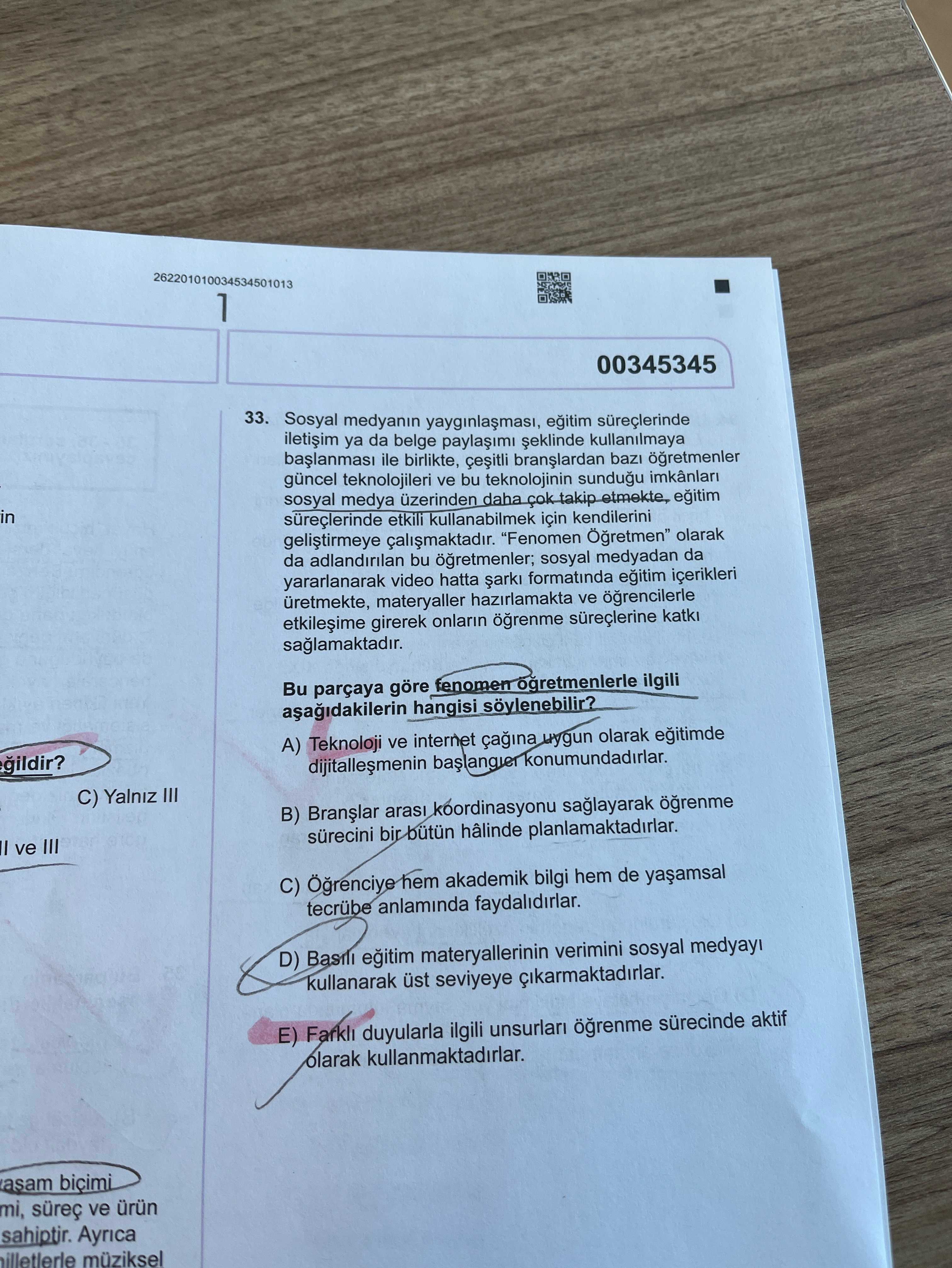 Sosyal medyanın yaygınlaşması, eğitim süreçlerinde iletişim ya da belge paylaşımı şeklinde