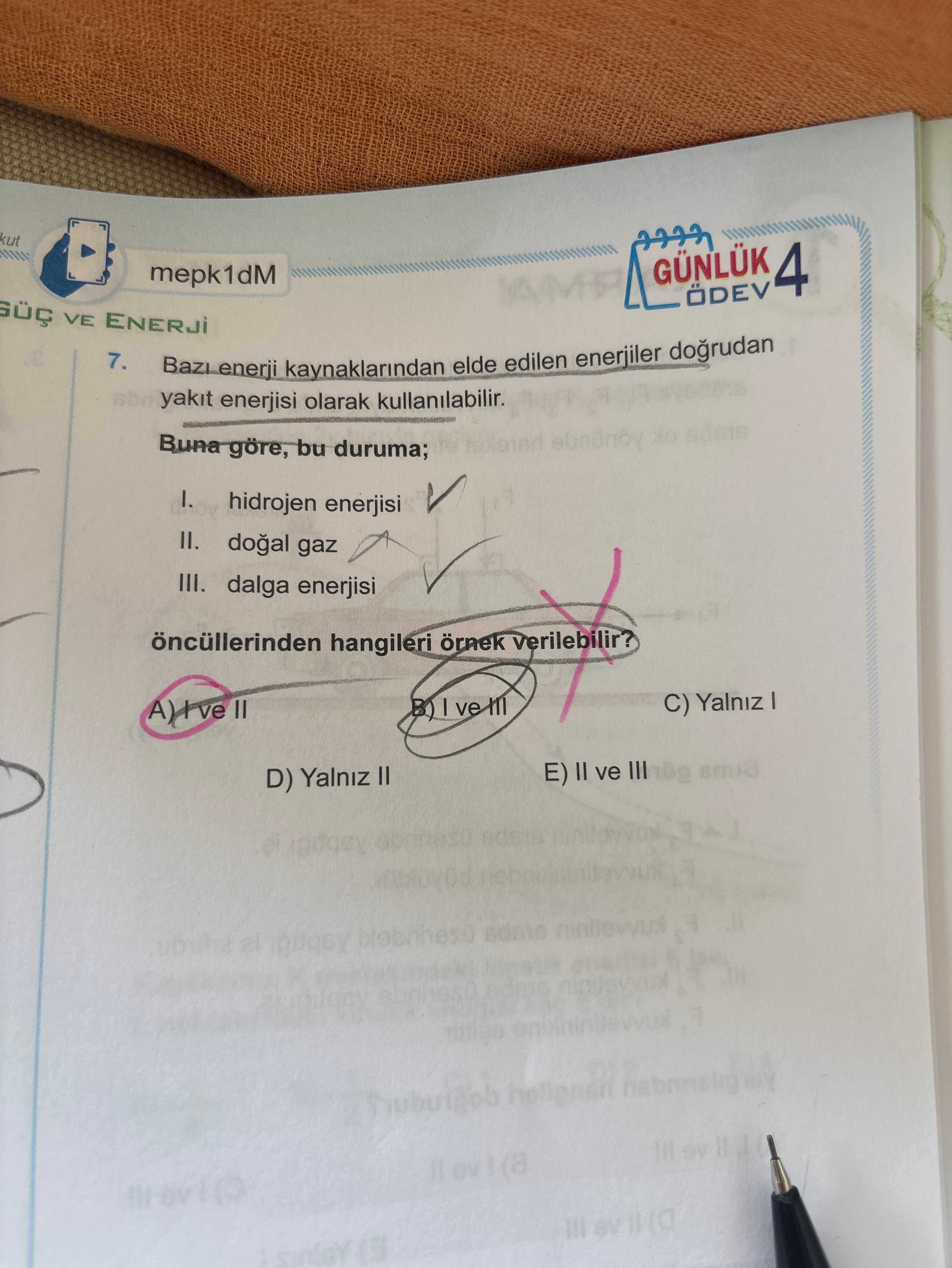 Bazı enerji kaynaklarından elde edilen enerjiler doğrudan yakıt enerjisi olarak kullanılabilir. Buna