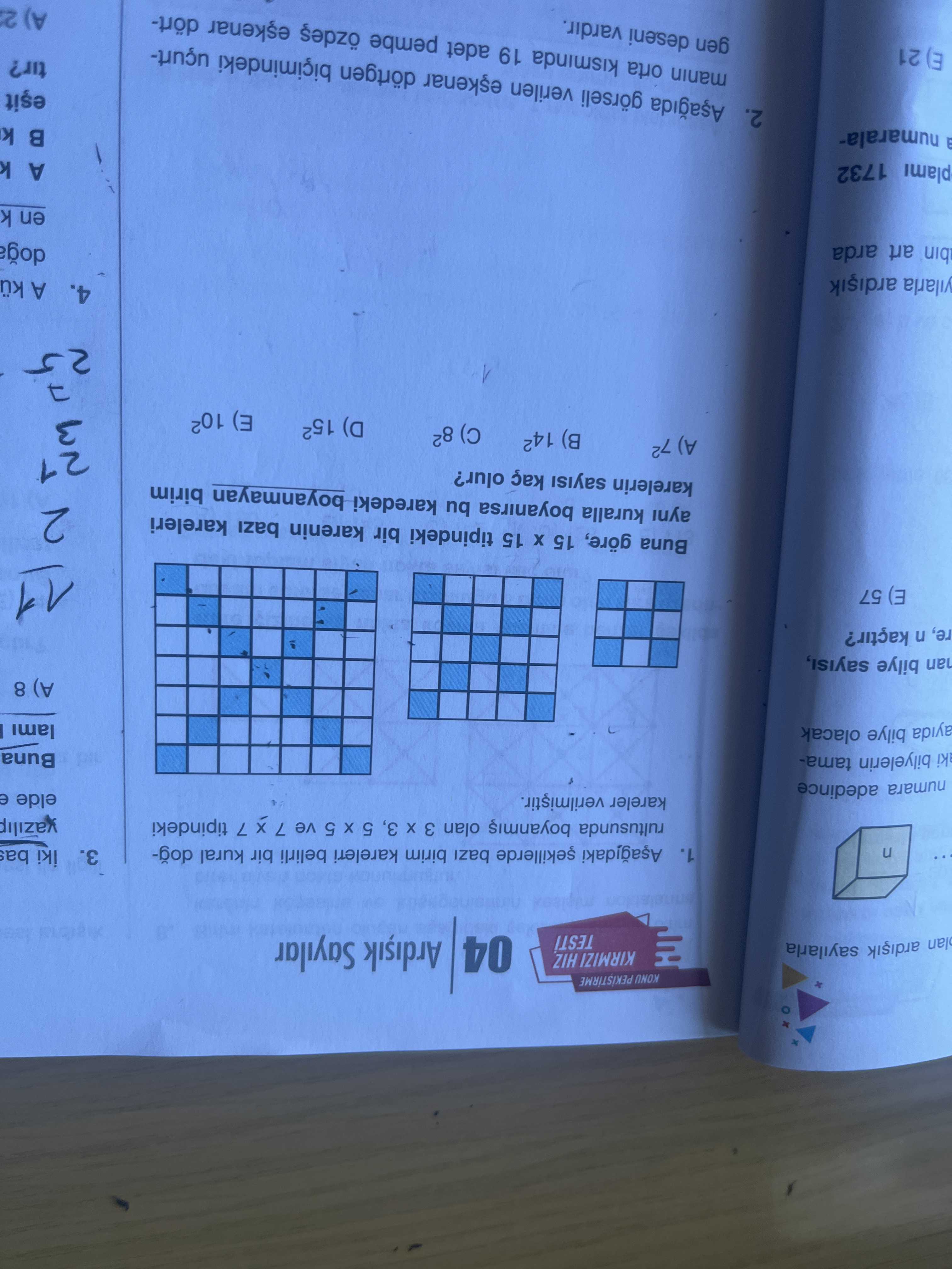 Aşağıdaki şekillerde bazı birim kareleri belirli bir kural doğrultusunda boyanmış olan 3 x 3, 5 x 5