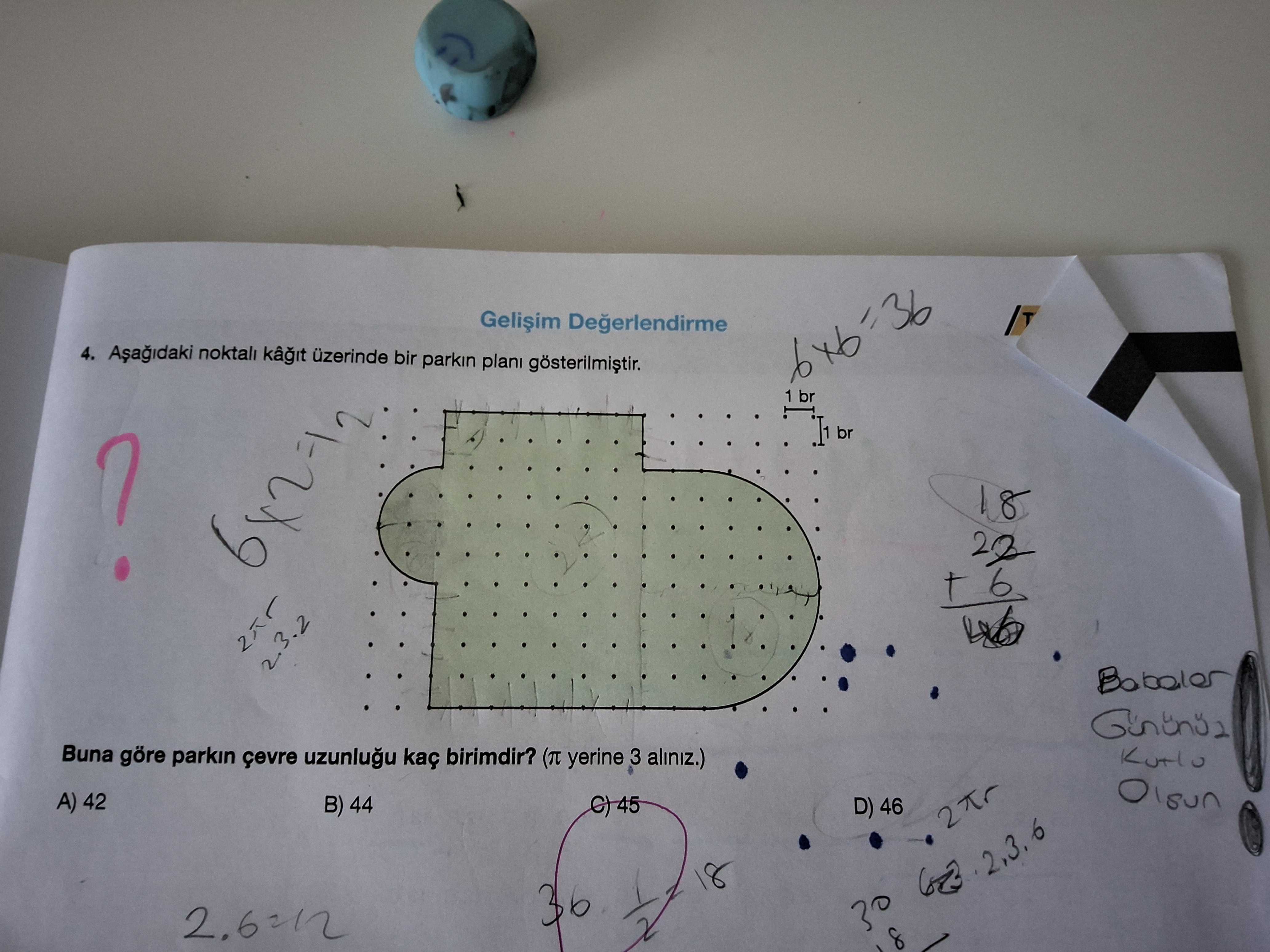 Aşağıdaki noktalı kâğıt üzerinde bir parkın planı gösterilmiştir. Buna göre parkın çevre uzunluğu