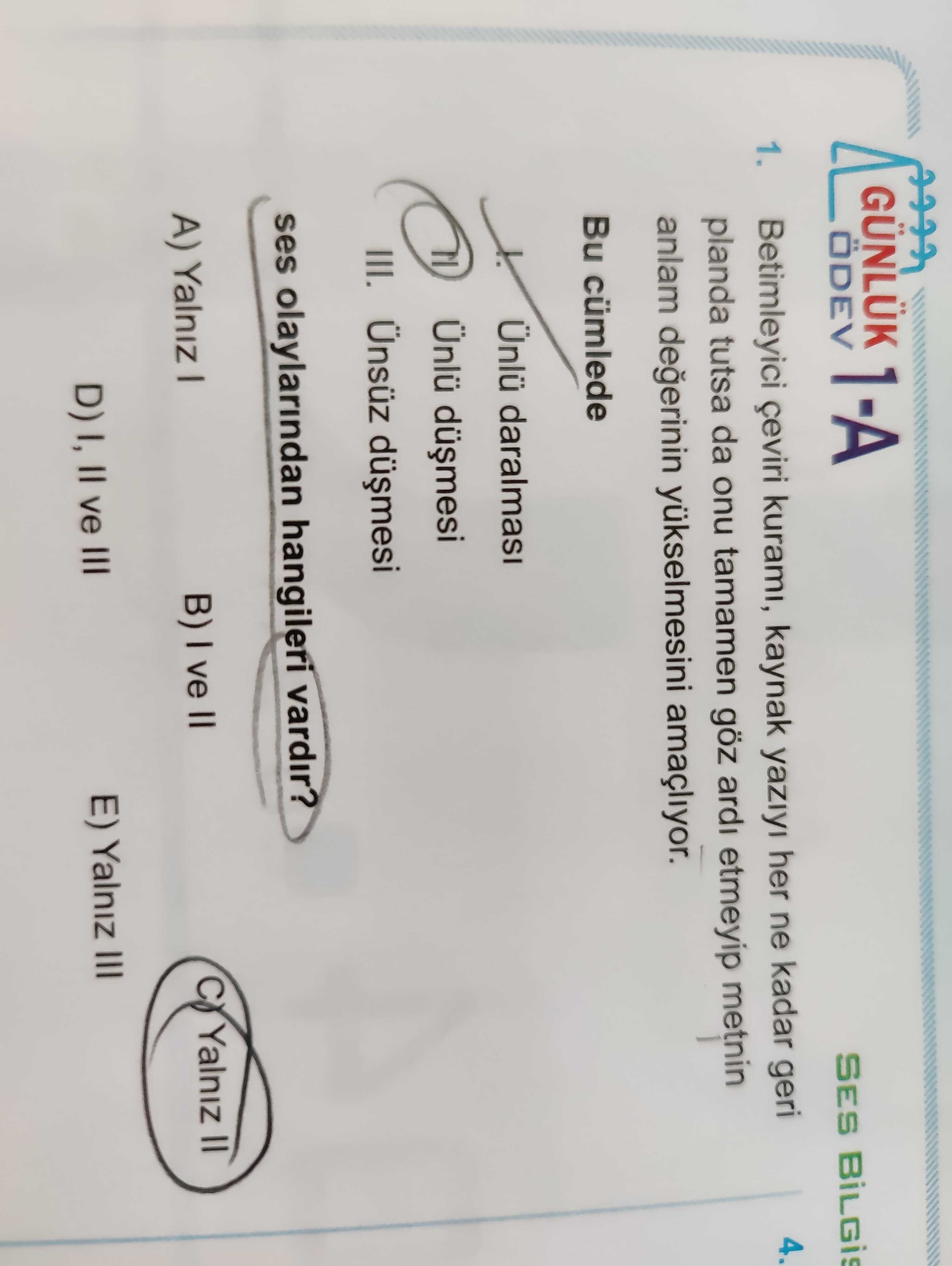 Betimleyici çeviri kuramı, kaynak yazıyı her ne kadar geri planda tutsa da onu tamamen göz ardı