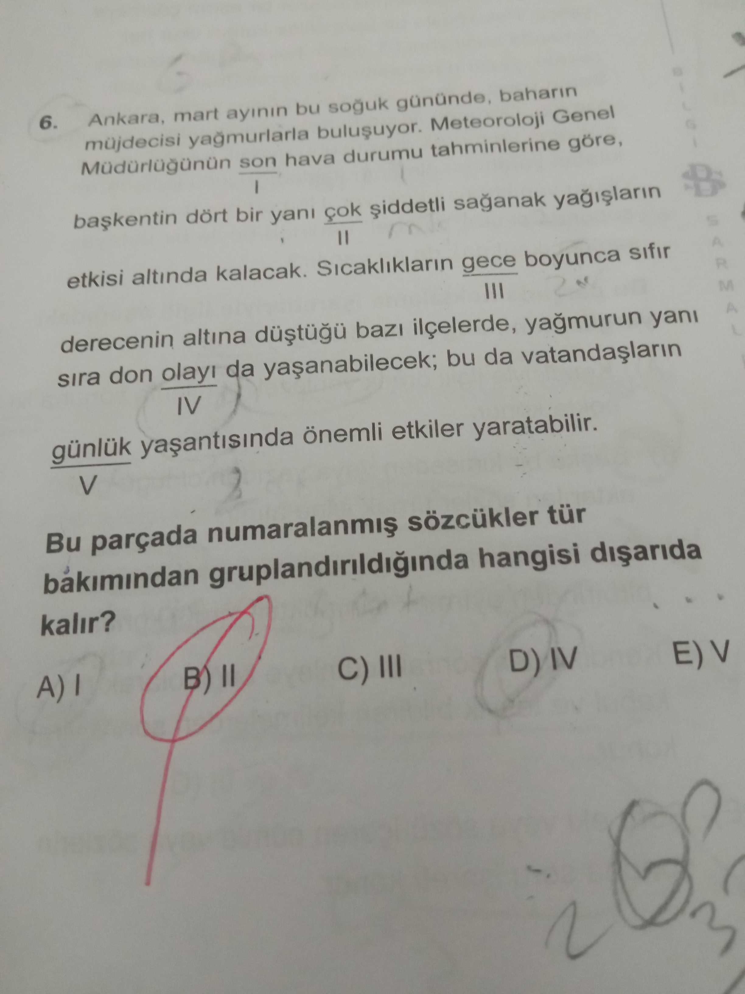 Ankara, mart ayının bu soğuk gününde, baharın müjdecisi yağmurlarla buluşuyor. Meteoroloji Genel