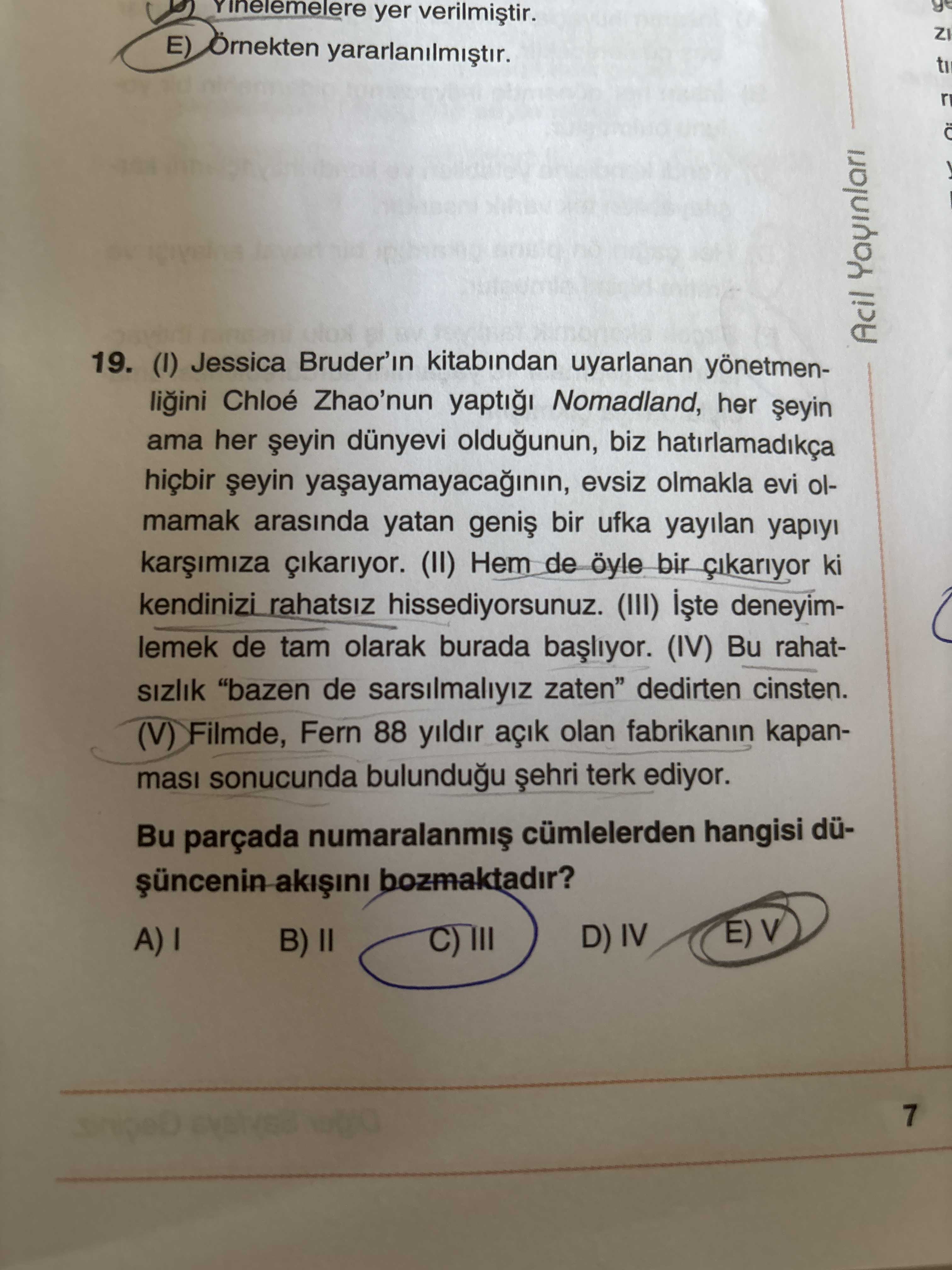 (I) Jessica Bruder'ın kitabından uyarlanan yönetmenliğini Chloé Zhao'nun yaptığı Nomadland, her
