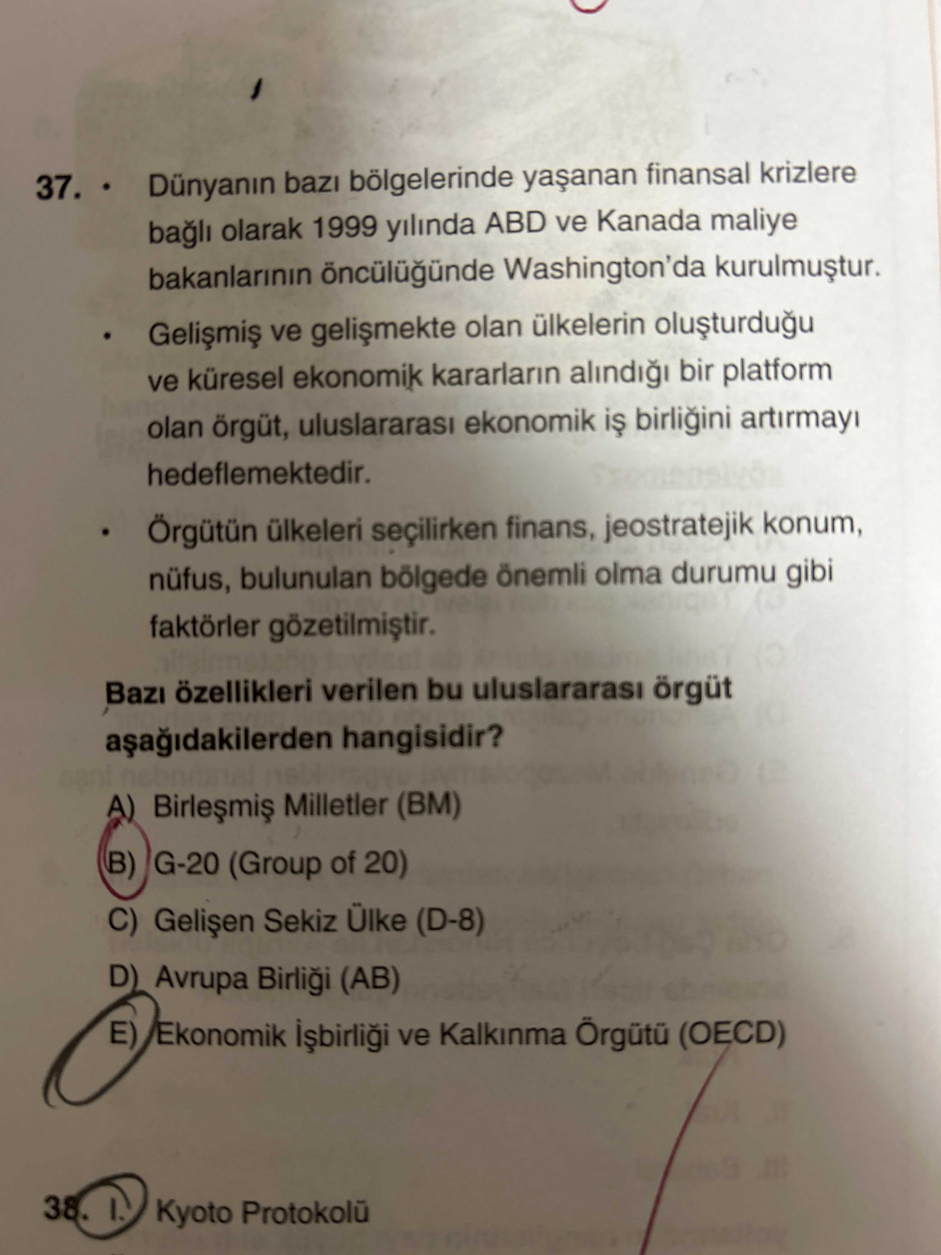 • Dünyanın bazı bölgelerinde yaşanan finansal krizlere bağlı olarak 1999 yılında ABD ve Kanada