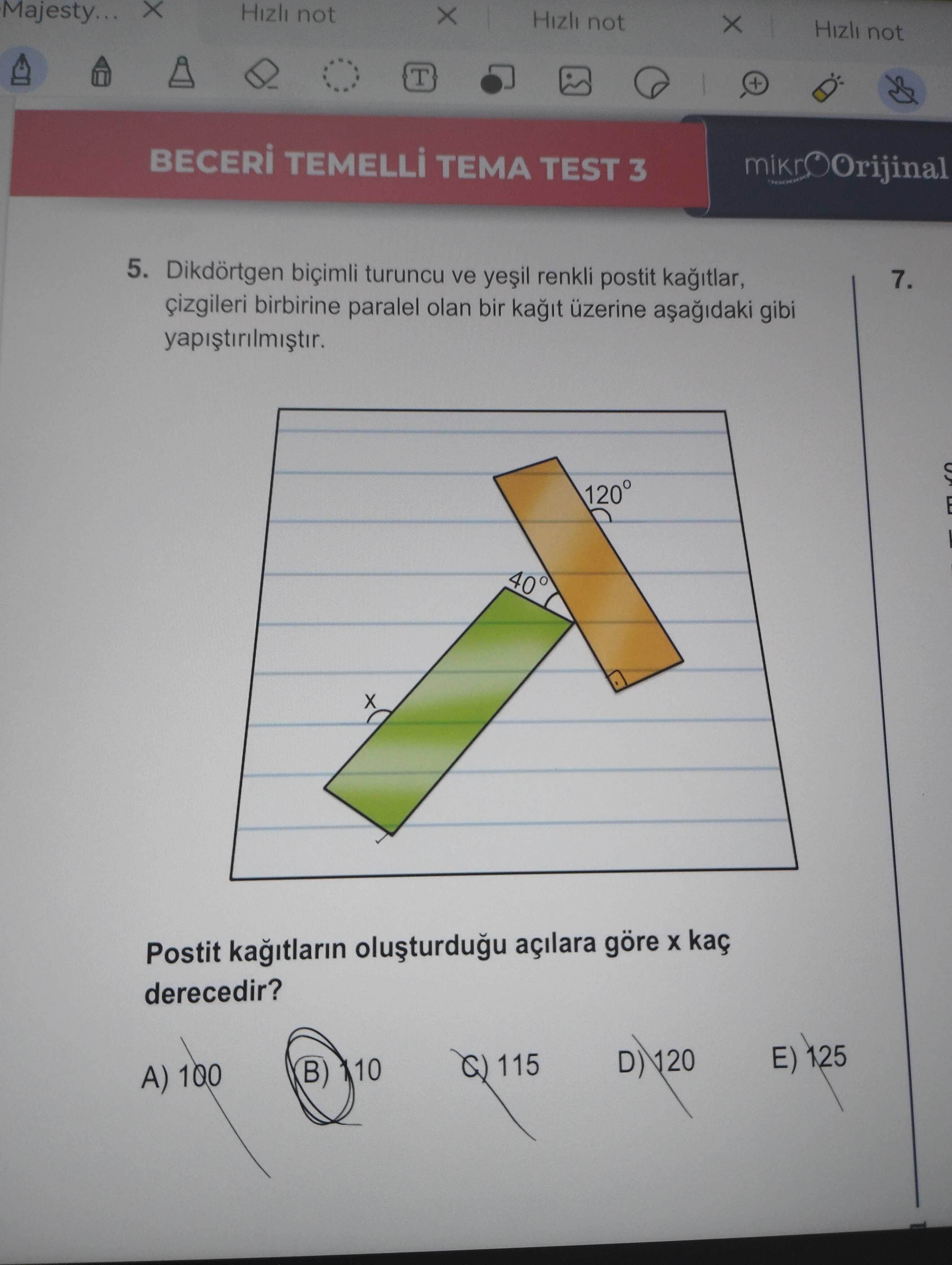 Dikdörtgen biçimli turuncu ve yeşil renkli postit kağıtlar, çizgileri birbirine paralel olan bir