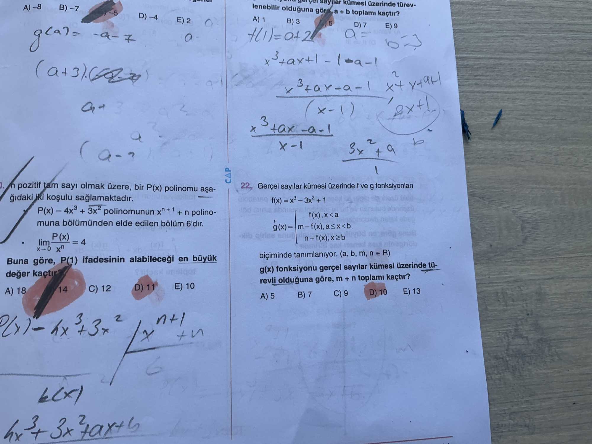 n pozitif tam sayı olmak üzere, bir P(x) polinomu aşağıdaki iki koşulu sağlamaktadır. • P(x) − 4x³ +