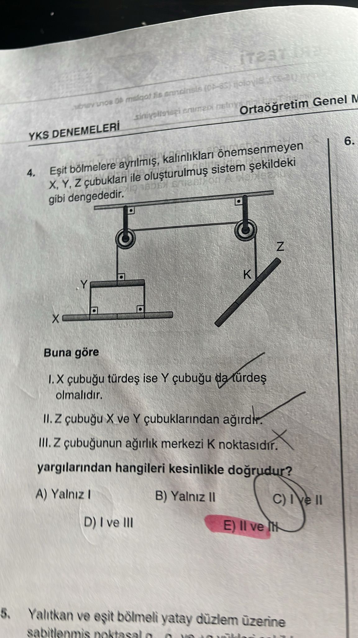 Eşit bölmelere ayrılmış, kalınlıkları önemsenmeyen X, Y, Z çubukları ile oluşturulmuş sistem