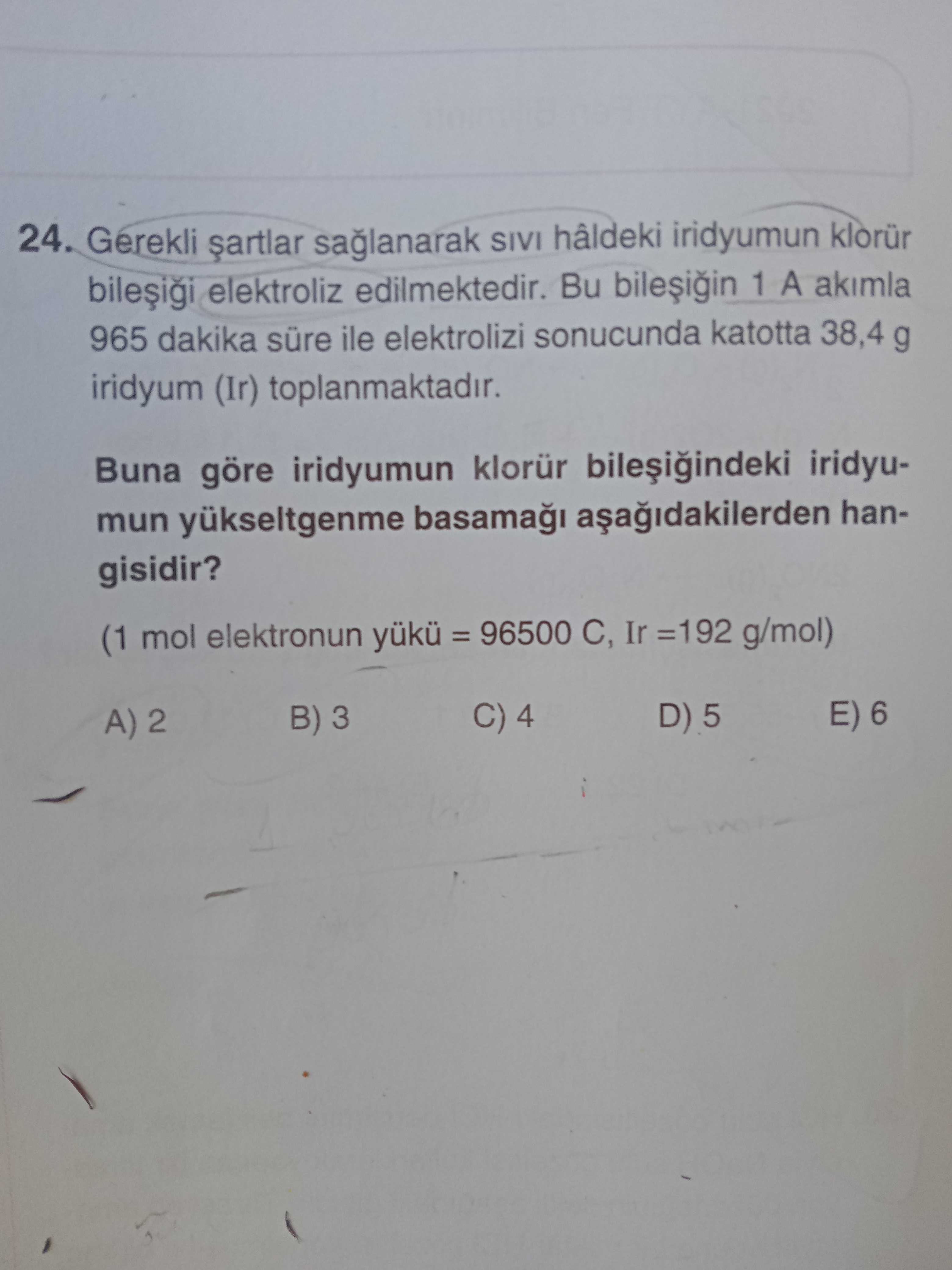 Gerekli şartlar sağlanarak sıvı hâldeki iridyumun klorür bileşiği elektroliz edilmektedir. Bu