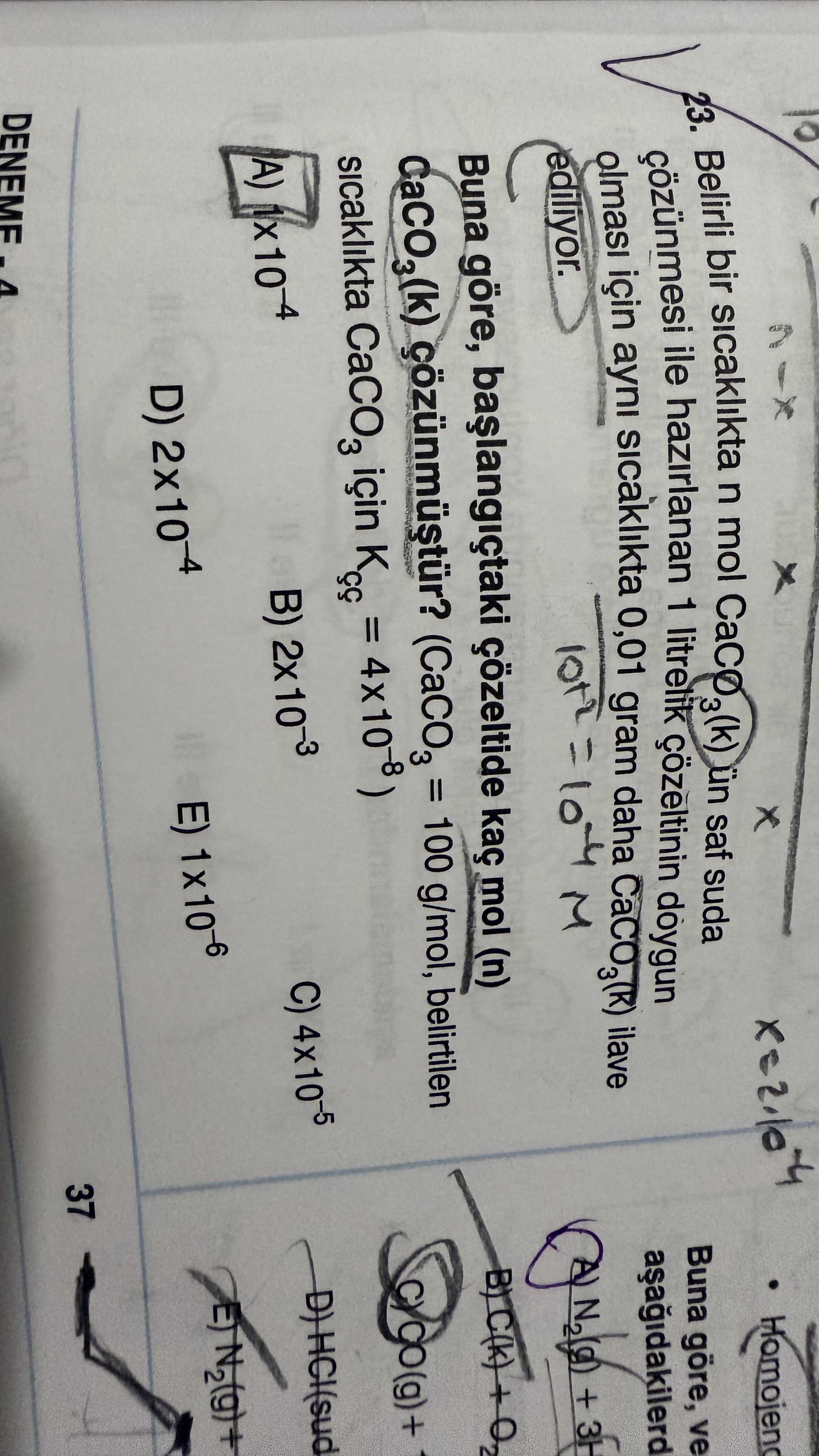Belirli bir sıcaklıkta n mol CaCO₃(k)'ün saf suda çözünmesi ile hazırlanan 1 litrelik çözeltinin