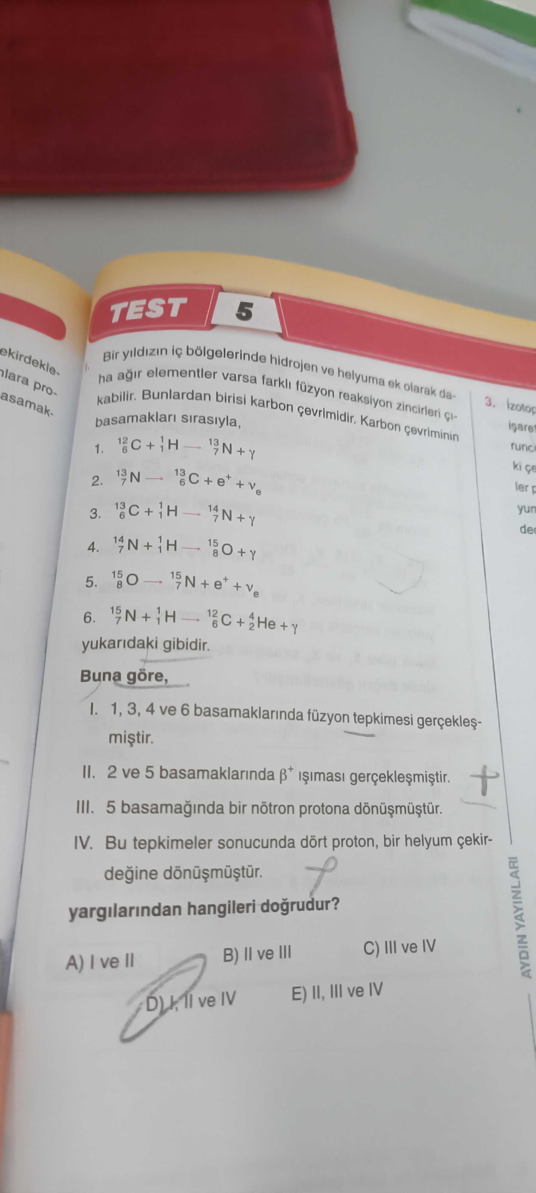 Bir yıldızın iç bölgelerinde hidrojen ve helyuma ek olarak daha ağır elementler varsa farklı füzyon