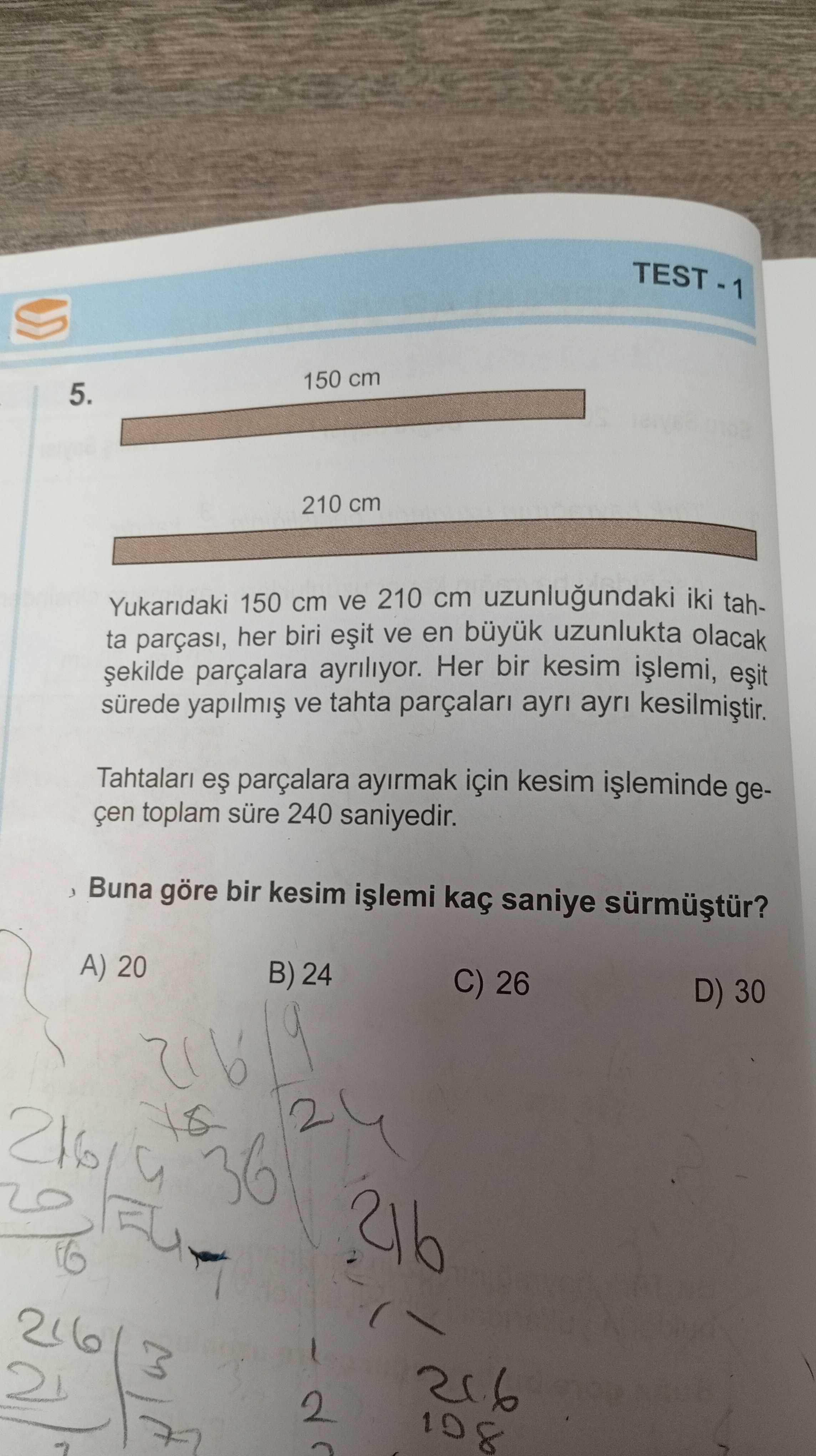 Yukarıdaki 150 cm ve 210 cm uzunluğundaki iki tahta parçası, her biri eşit ve en büyük uzunlukta