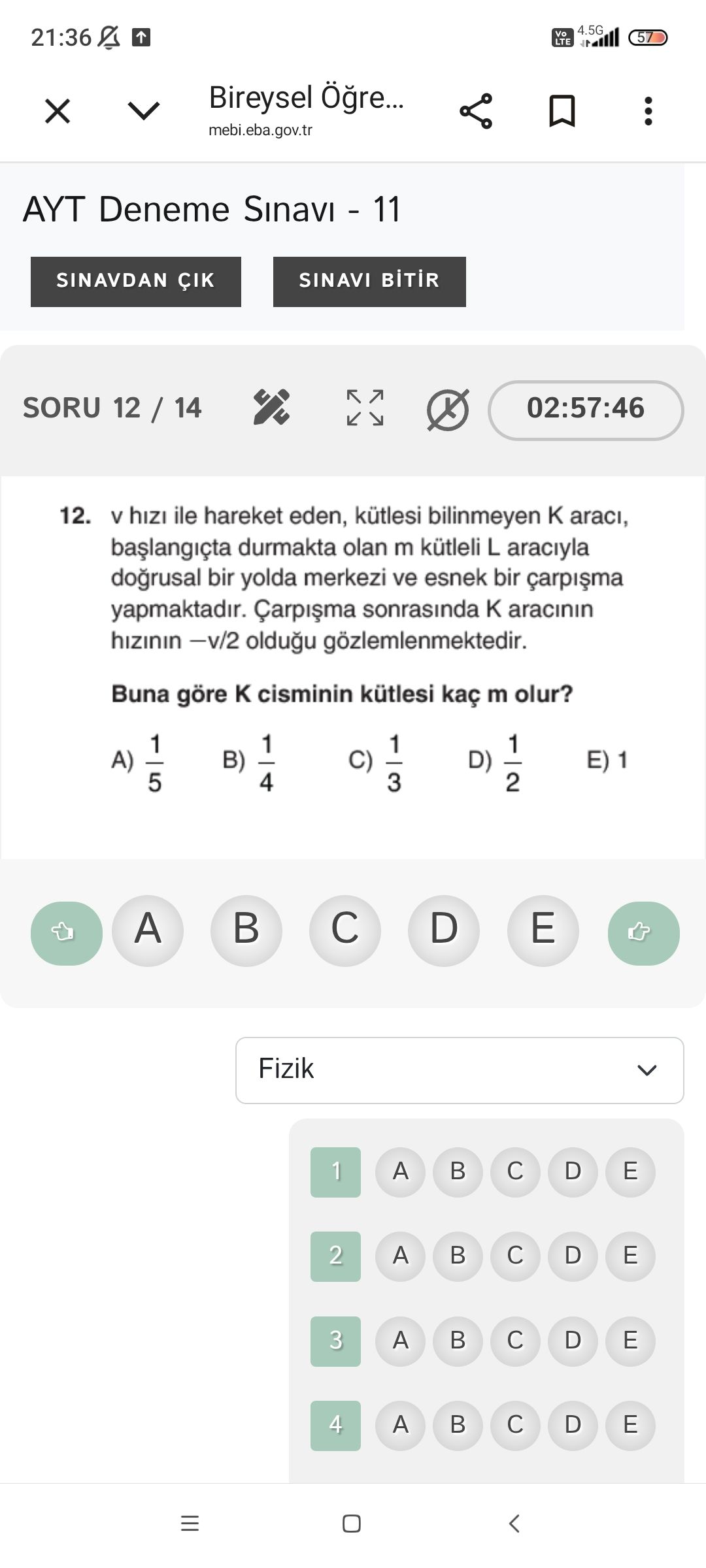 v hızı ile hareket eden, kütlesi bilinmeyen K aracı, başlangıçta durmakta olan m kütleli L aracıyla