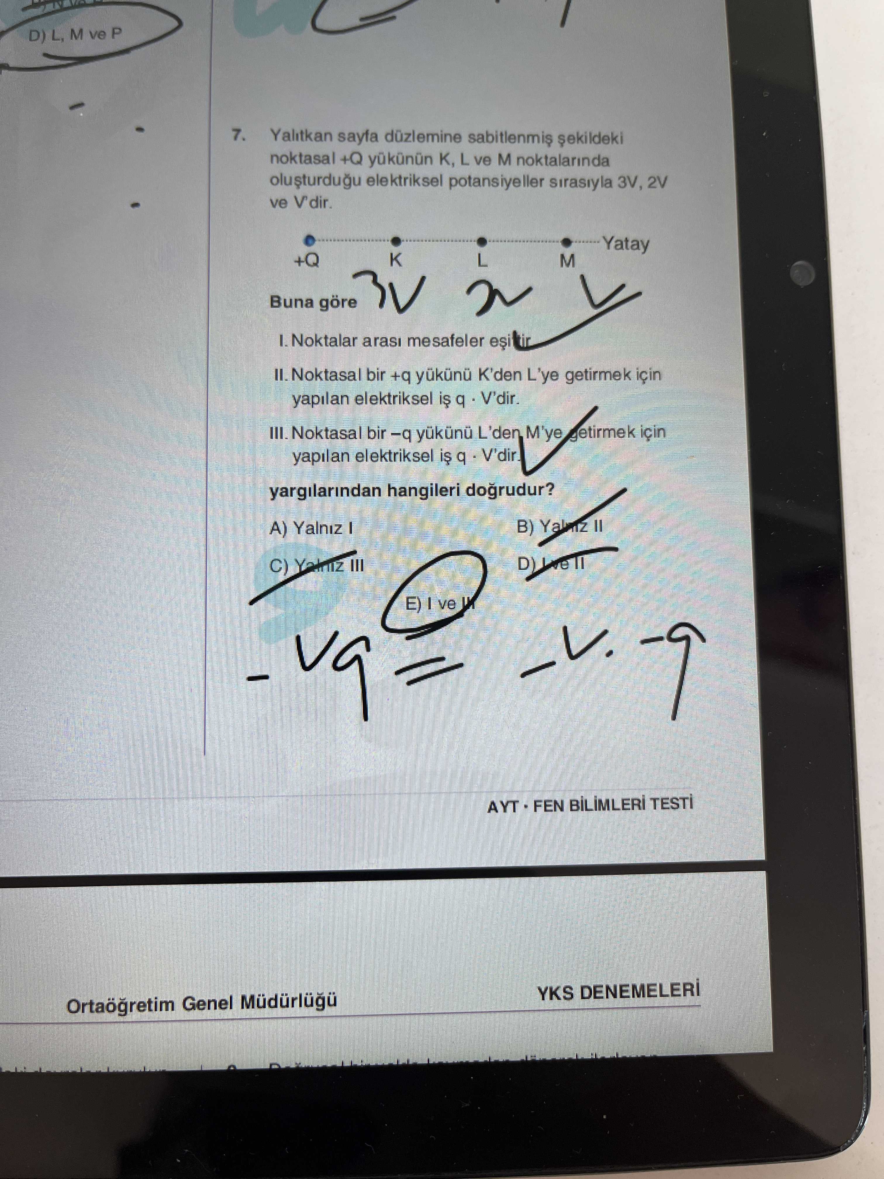 Yalıtkan sayfa düzlemine sabitlenmiş şekildeki noktasal +Q yükünün K, L ve M noktalarında