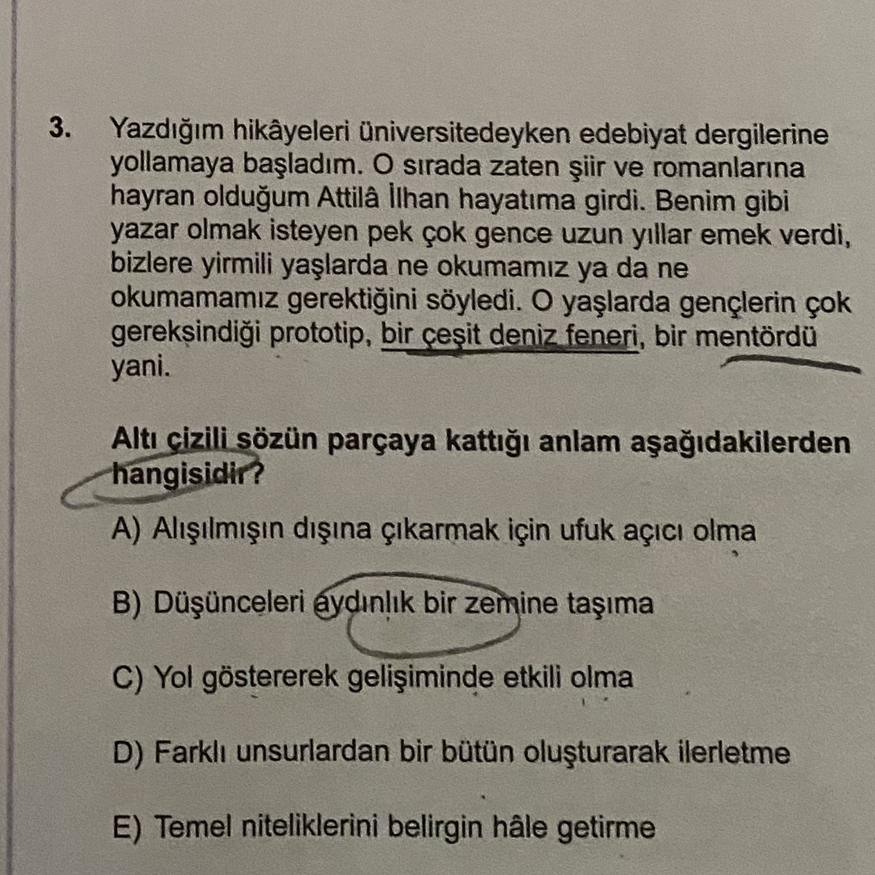Yazdığım hikâyeleri üniversitedeyken edebiyat dergilerine yollamaya başladım. O sırada zaten şiir ve