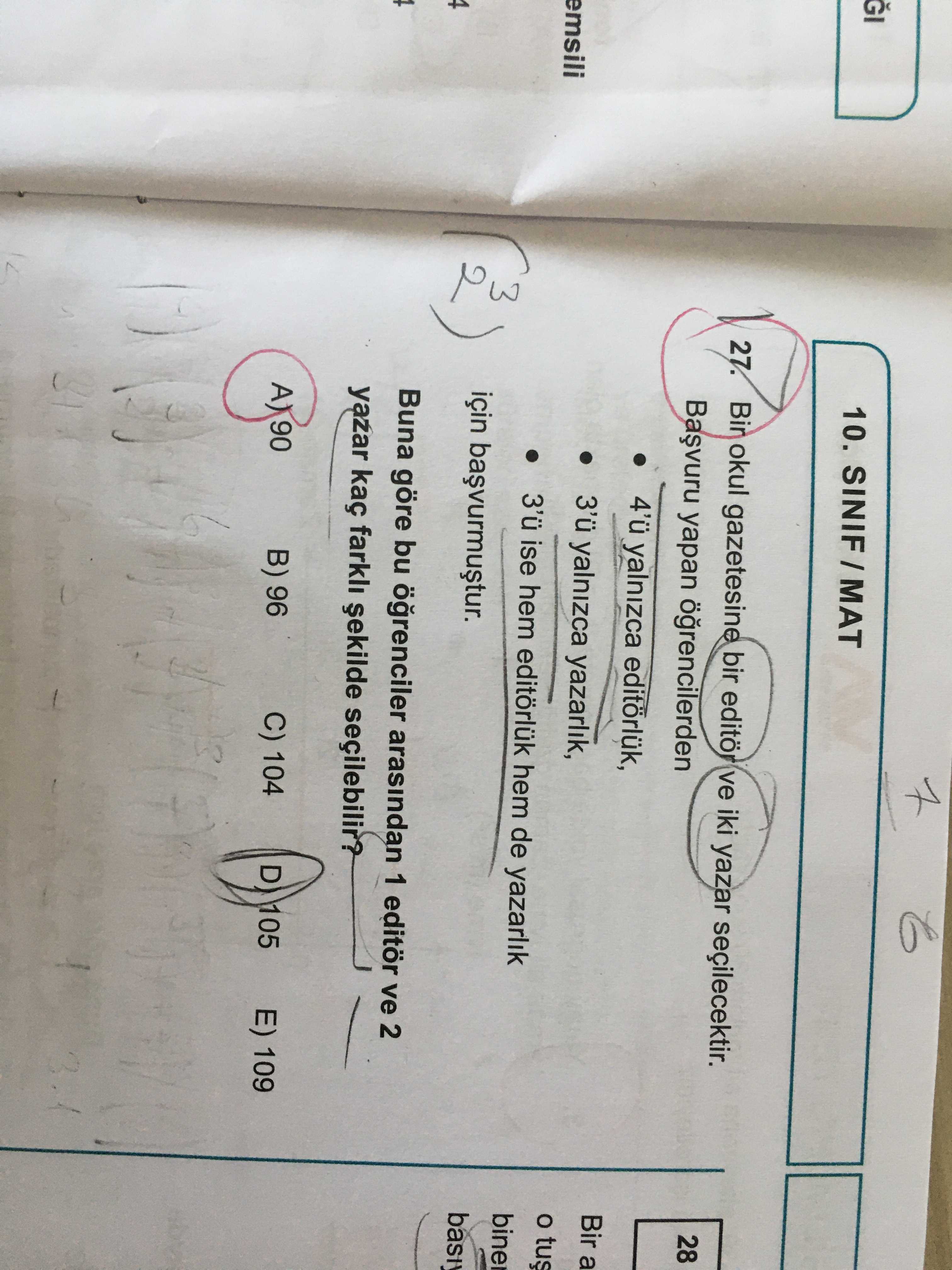 Bir okul gazetesine bir editör ve iki yazar seçilecektir. Başvuru yapan öğrencilerden • 4'ü yalnızca