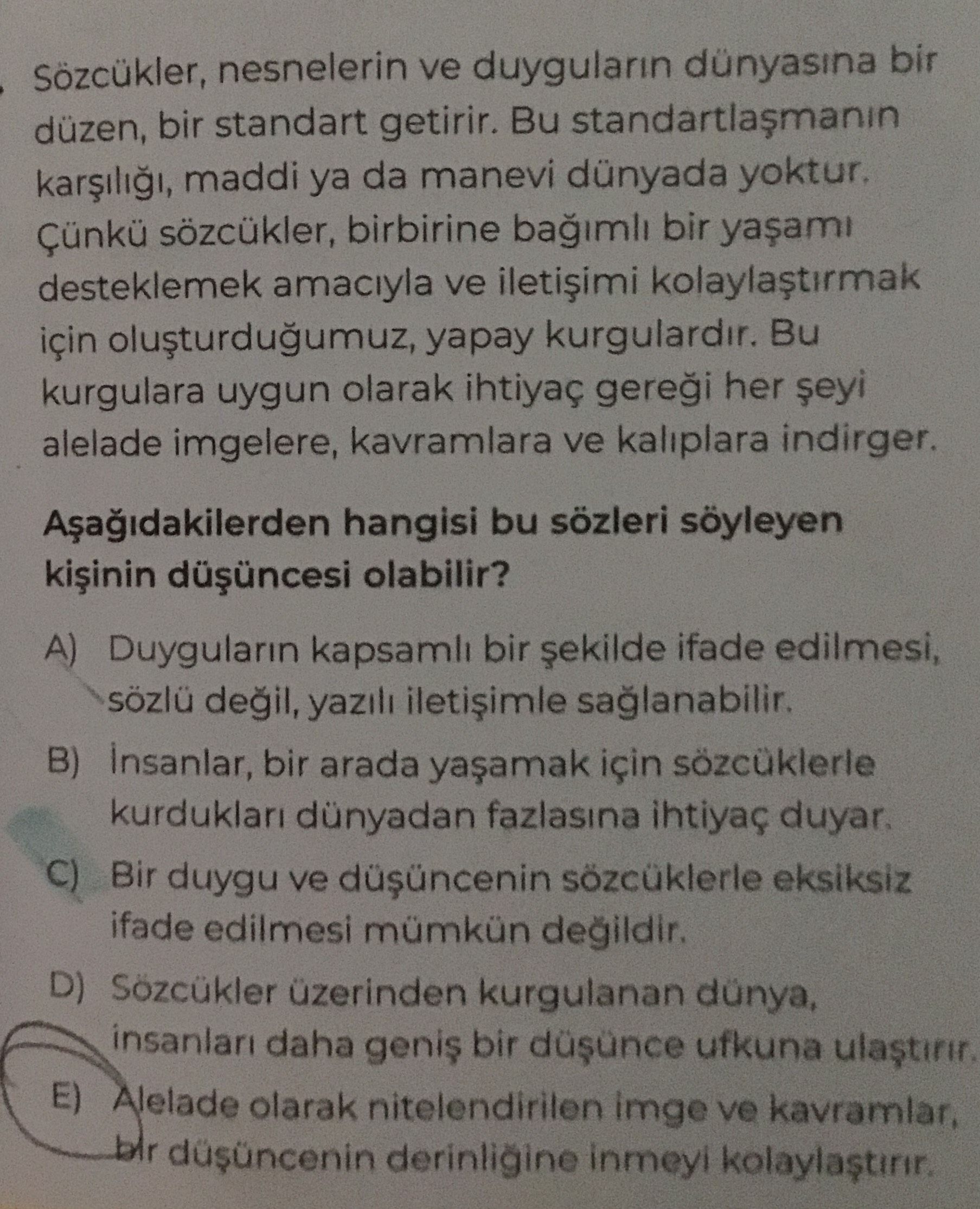 Sözcükler, nesnelerin ve duyguların dünyasına bir düzen, bir standart getirir. Bu standartlaşmanın
