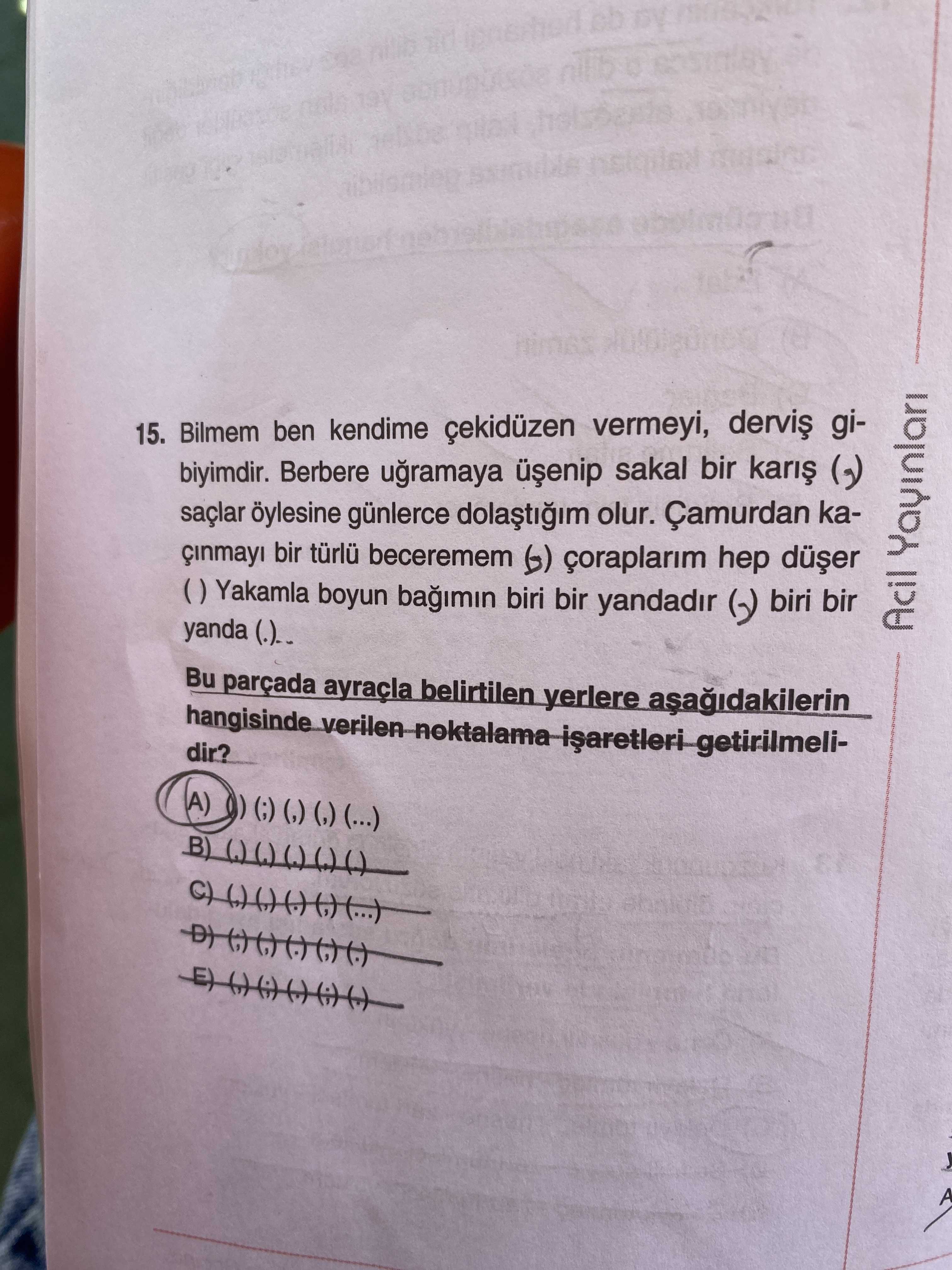 Bilmem ben kendime çekidüzen vermeyi, derviş gibiyimdir. Berbere uğramaya üşenip sakal bir karış (,)
