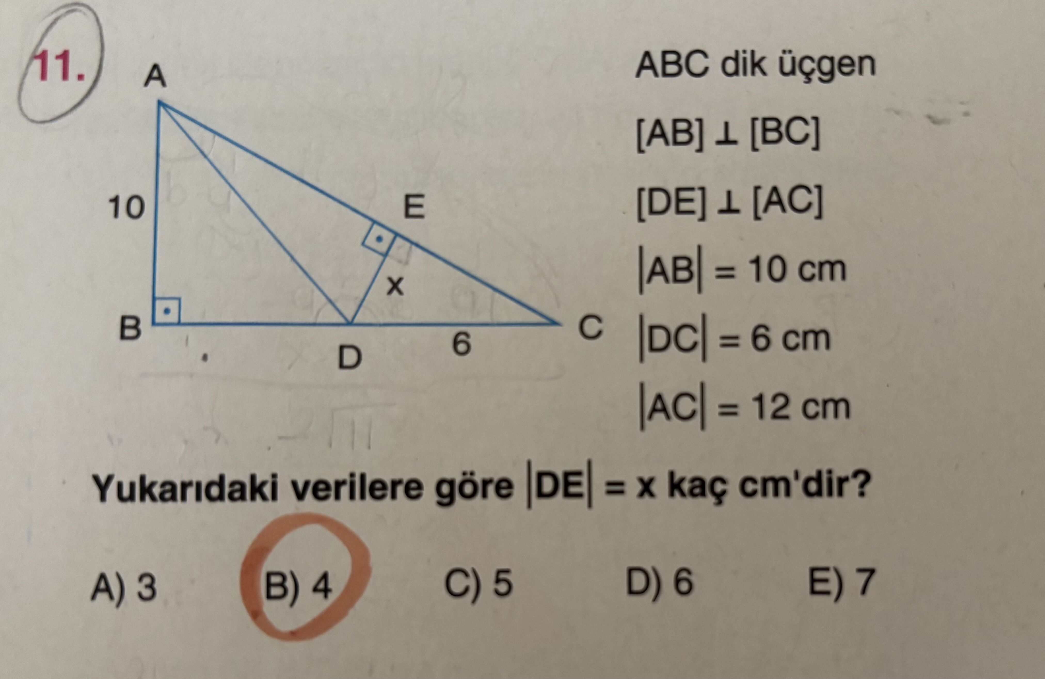⊥ [AC] olacak şekilde çizilmiş, x = |DE| gösterilmiş, |DC| = 6 ve |AB| = 10 kenar uzunlukları