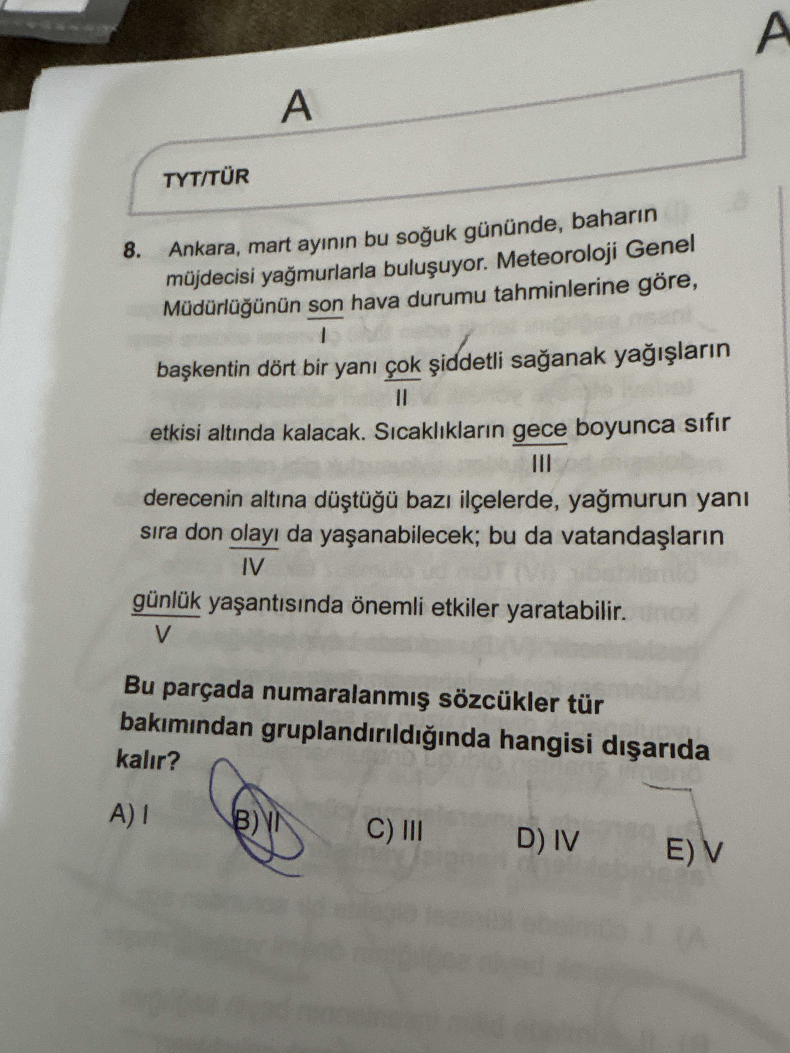 Ankara, mart ayının bu soğuk gününde, baharın müjdecisi yağmurlarla buluşuyor. Meteoroloji Genel