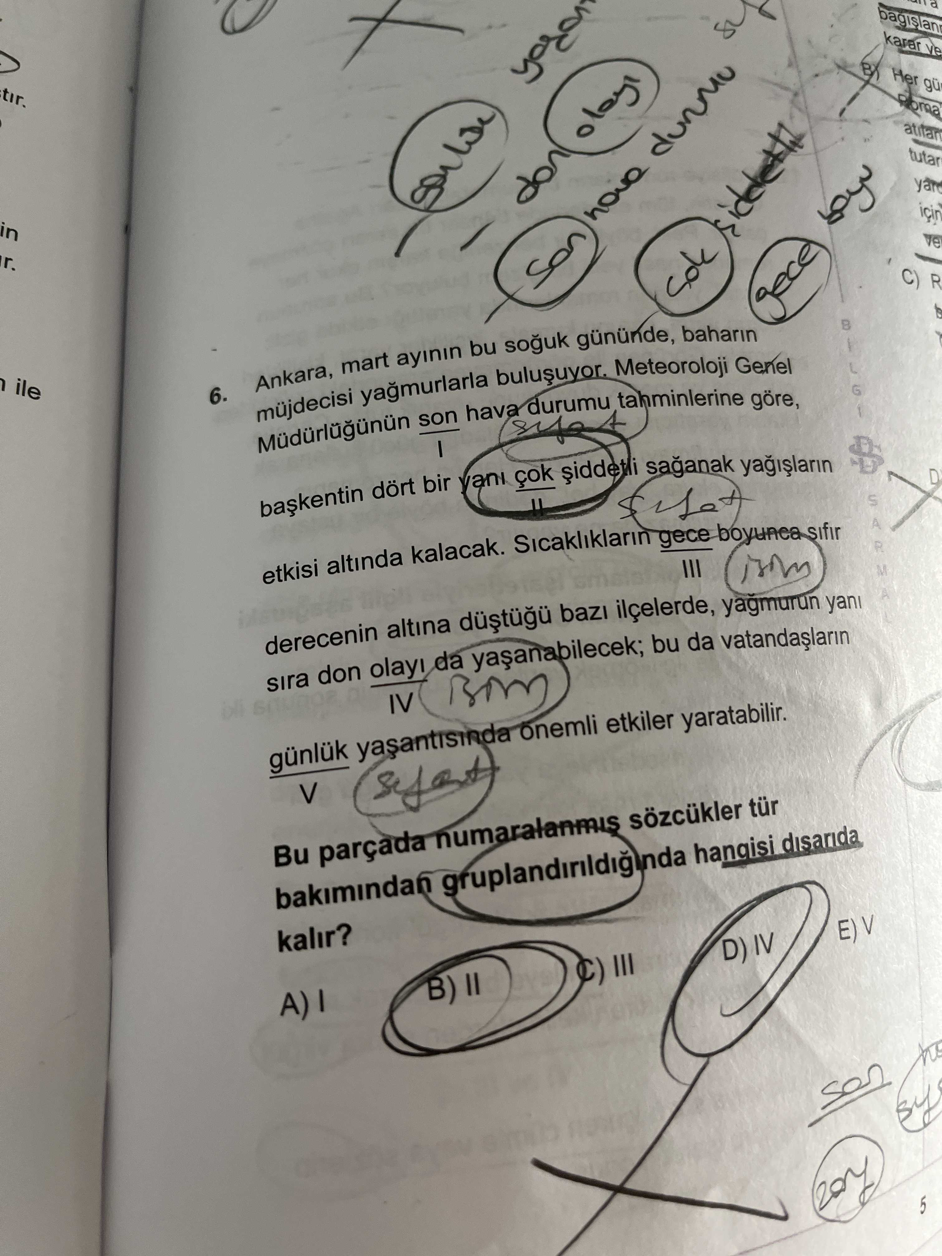 Ankara, mart ayının bu soğuk gününde, baharın müjdecisi yağmurlarla buluşuyor. Meteoroloji Genel