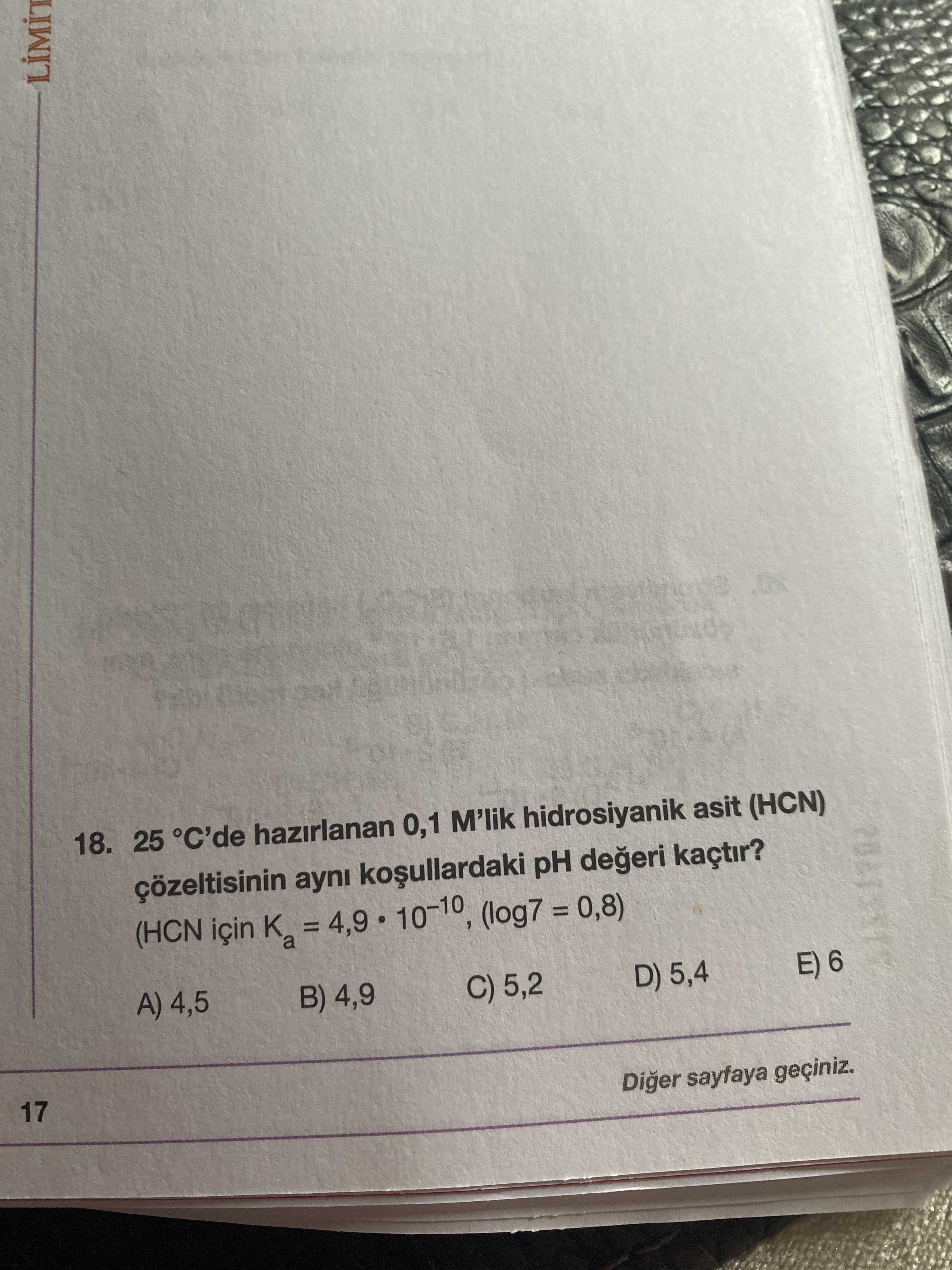 25 °C'de hazırlanan 0,1 M'lik hidrosiyanik asit (HCN) çözeltisinin aynı koşullardaki pH değeri