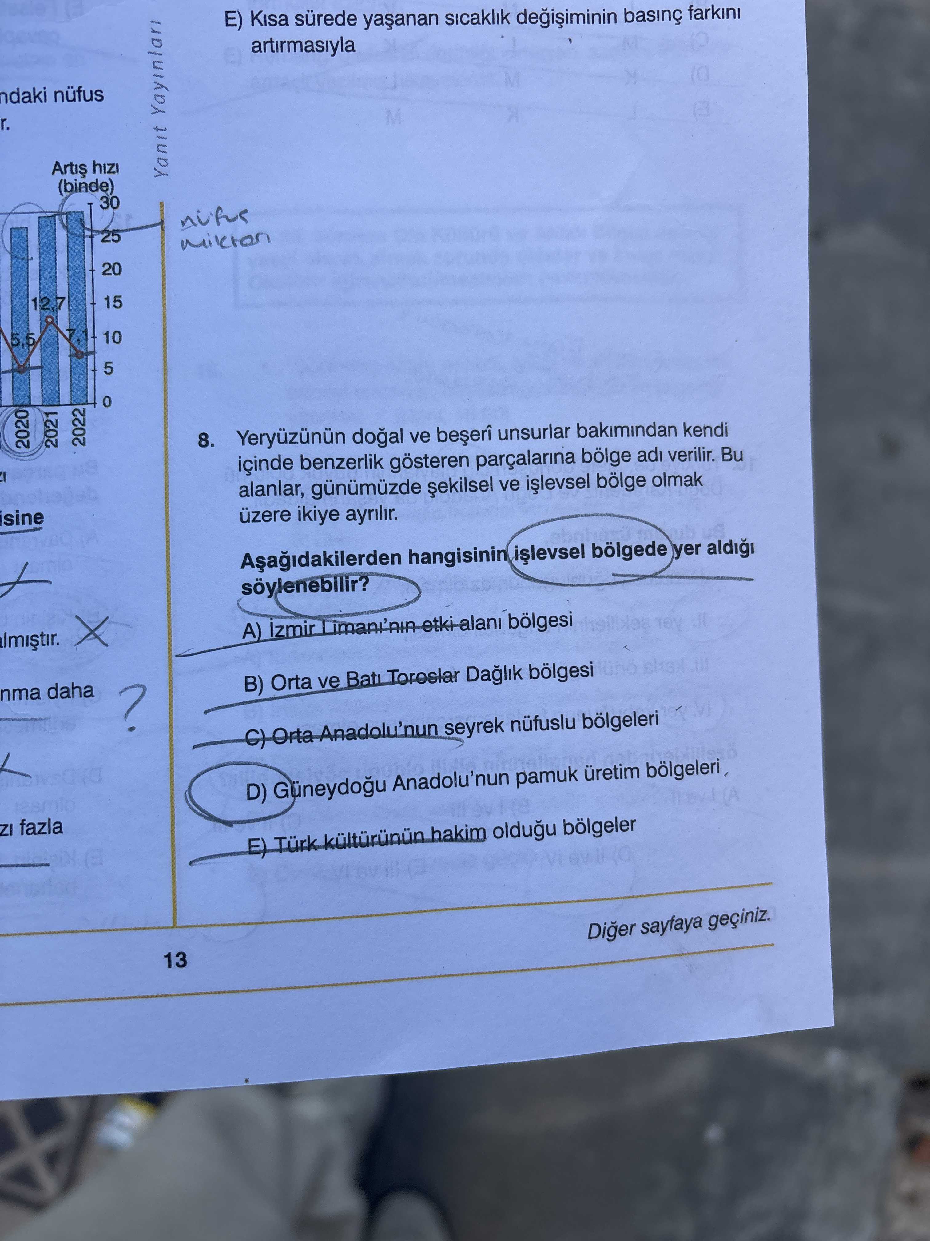 Yeryüzünün doğal ve beşerî unsurlar bakımından kendi içinde benzerlik gösteren parçalarına bölge adı