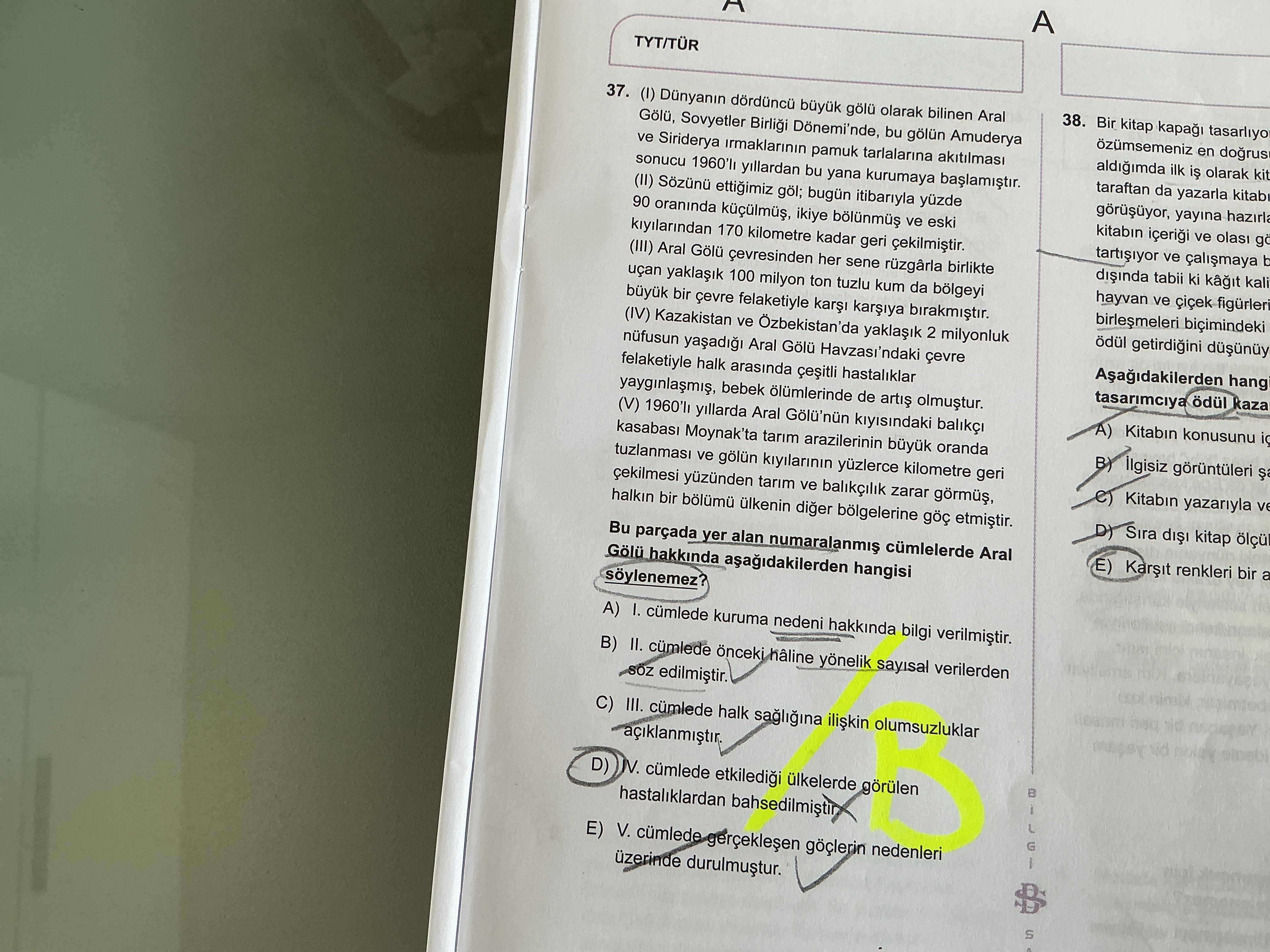 (I) Dünyanın dördüncü büyük gölü olarak bilinen Aral Gölü, Sovyetler Birliği Dönemi'nde, bu gölün