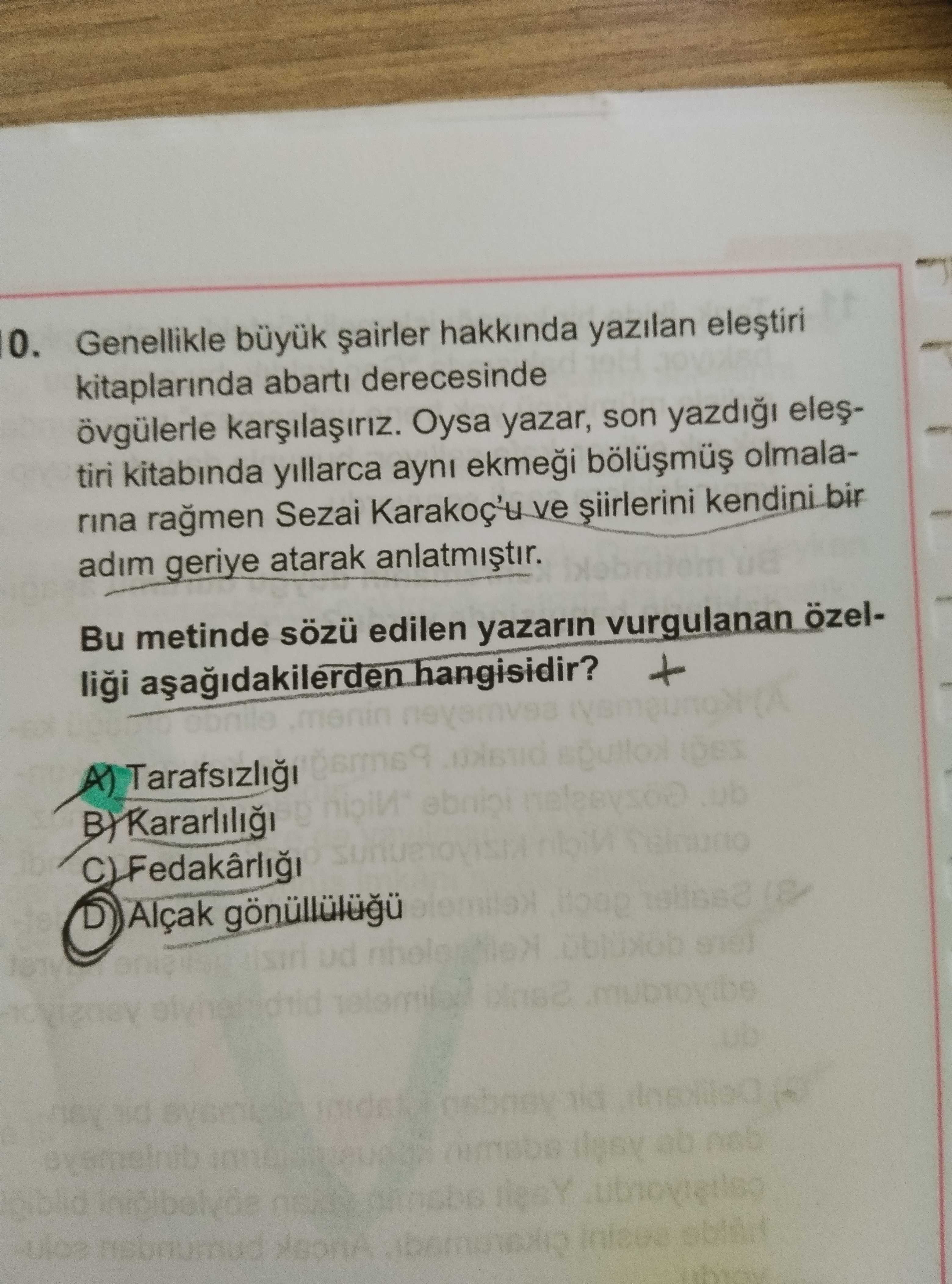 Genellikle büyük şairler hakkında yazılan eleştiri kitaplarında abartı derecesinde övgülerle