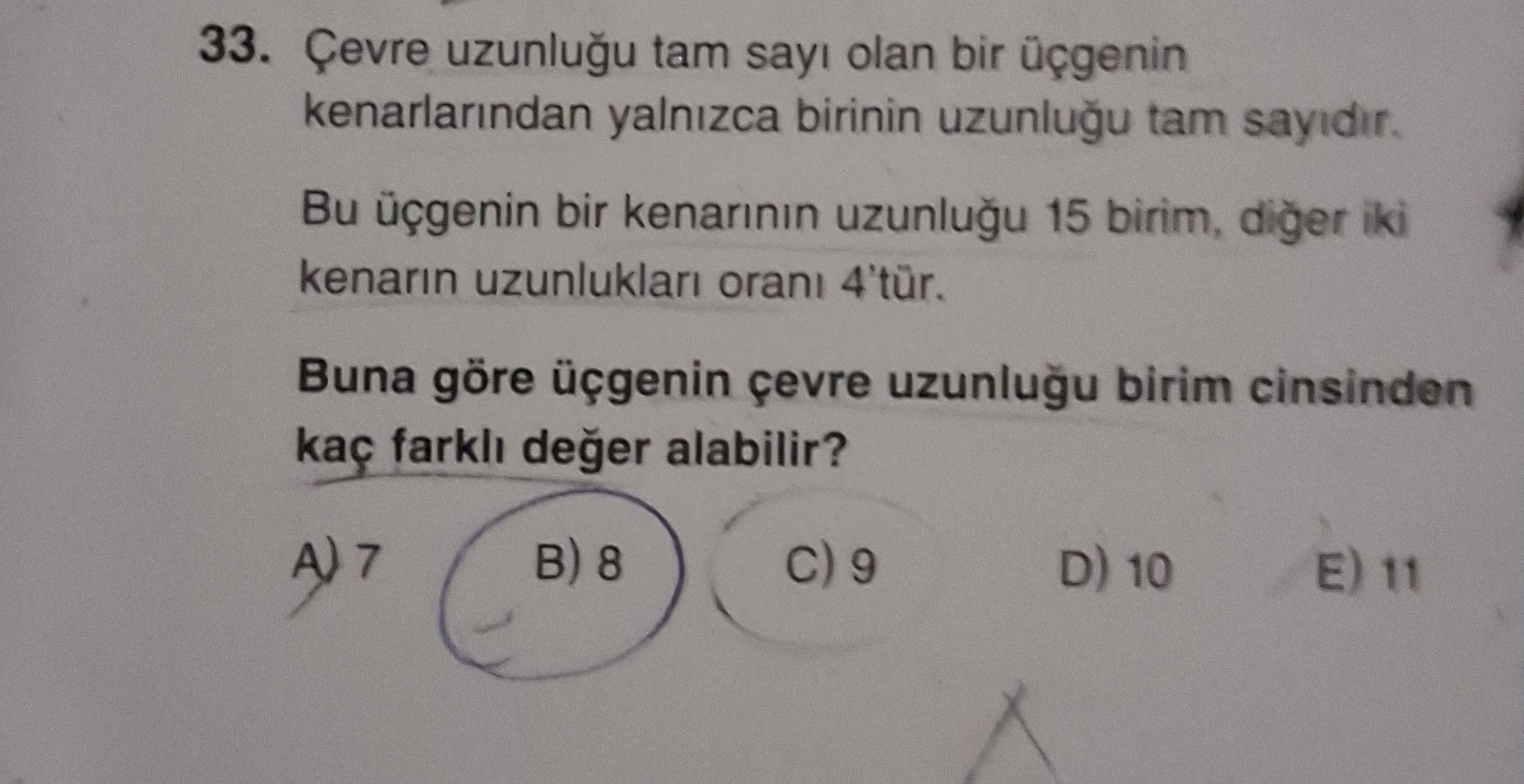 Çevre uzunluğu tam sayı olan bir üçgenin kenarlarından yalnızca birinin uzunluğu tam sayıdır. Bu
