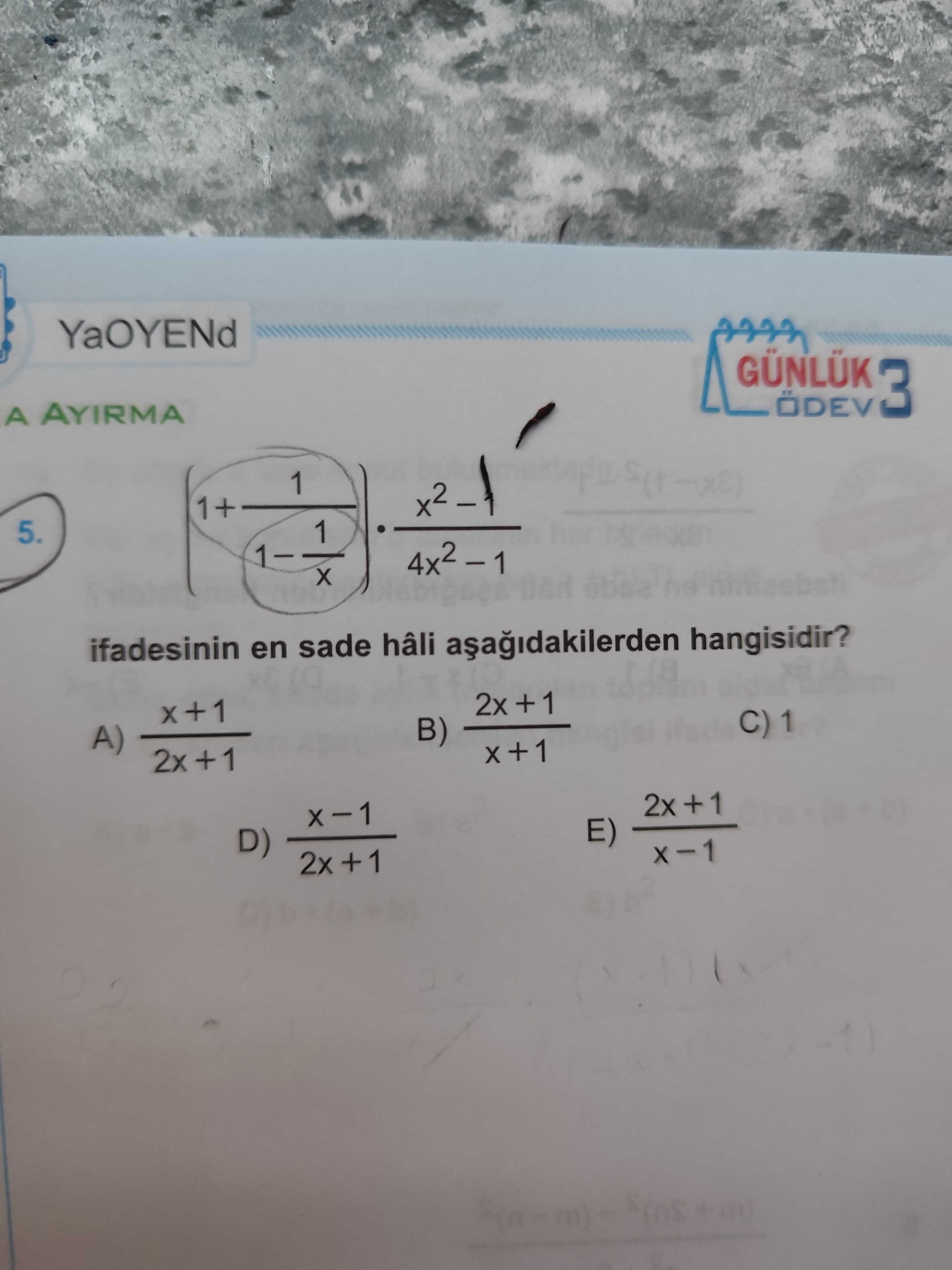 (1 + 1/(1 - 1/x)) · (x² - 1)/(4x² - 1) ifadesinin en sade hâli aşağıdakilerden hangisidir?