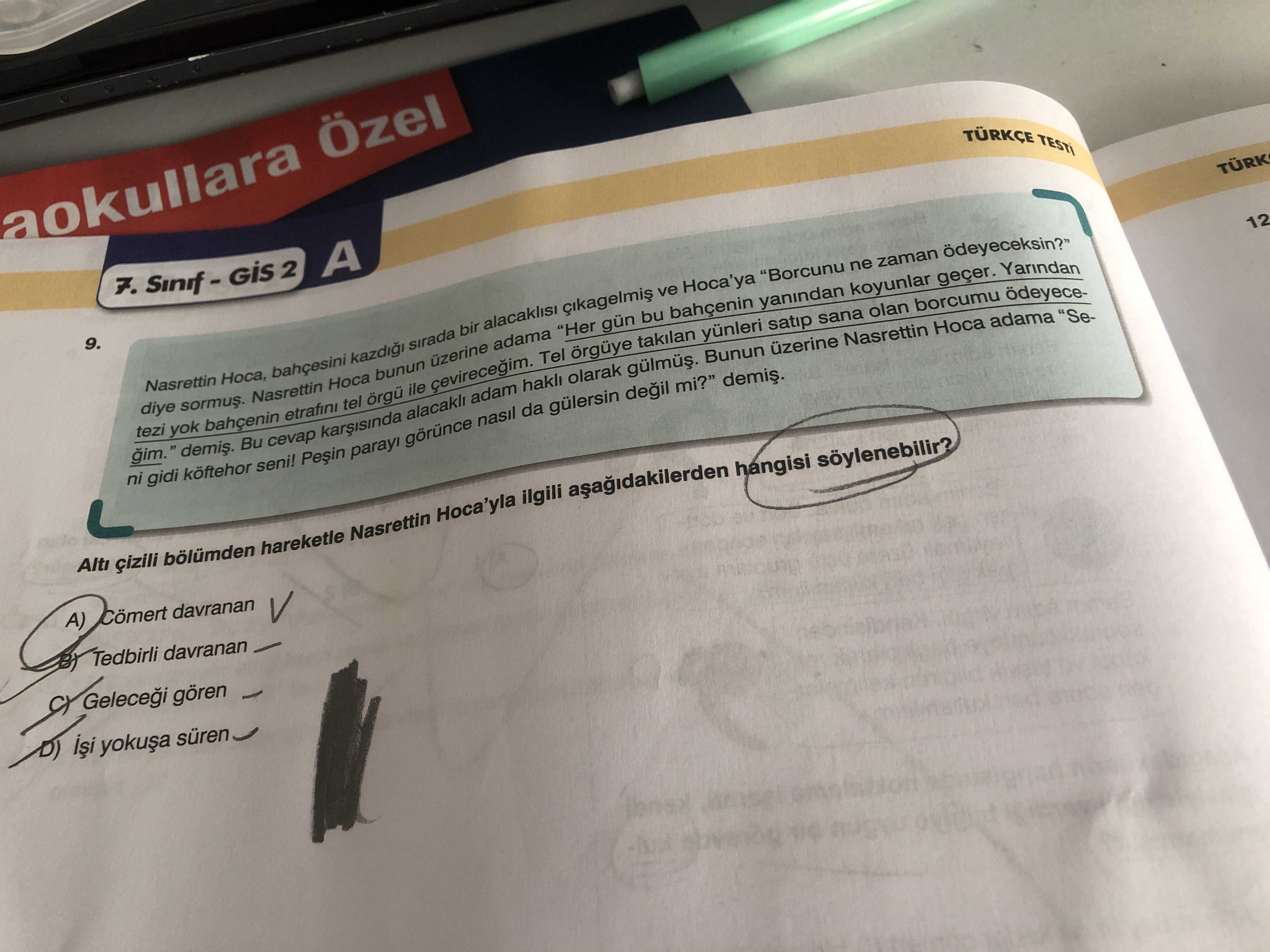 Nasrettin Hoca, bahçesini kazdığı sırada bir alacaklısı çıkagelmiş ve Hoca'ya "Borcunu ne zaman
