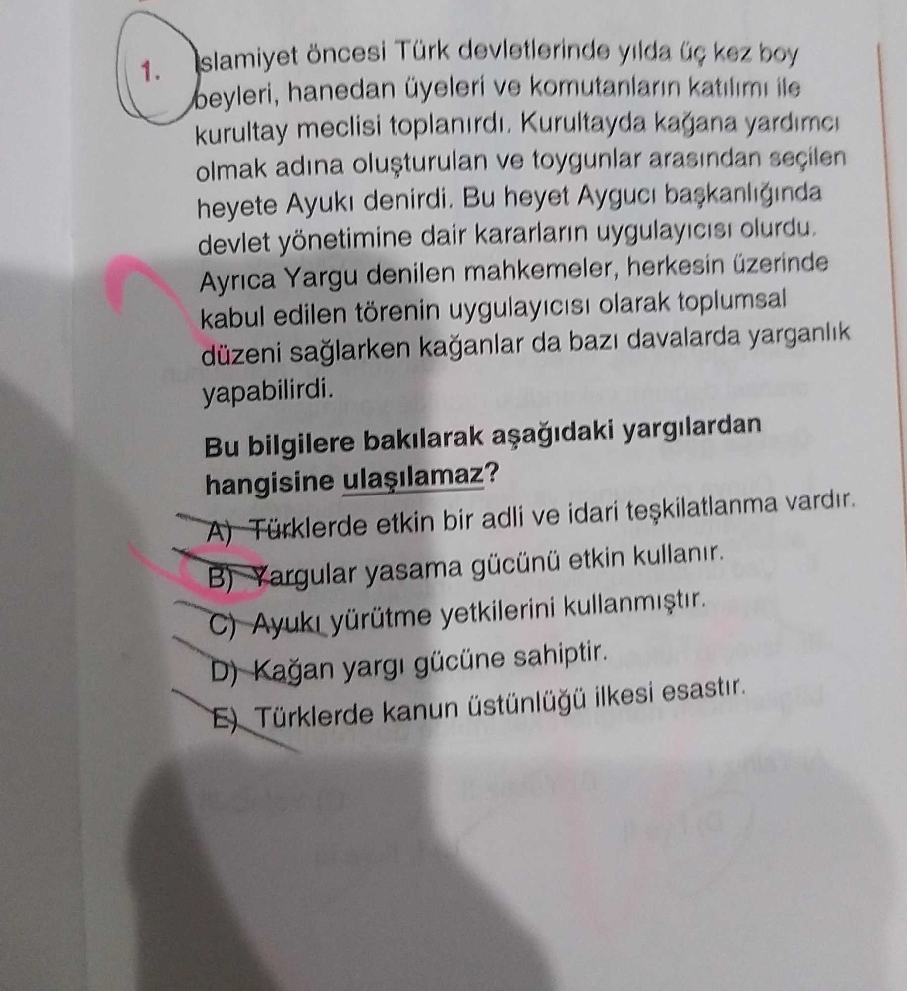 İslamiyet öncesi Türk devletlerinde yılda üç kez boy beyleri, hanedan üyeleri ve komutanların